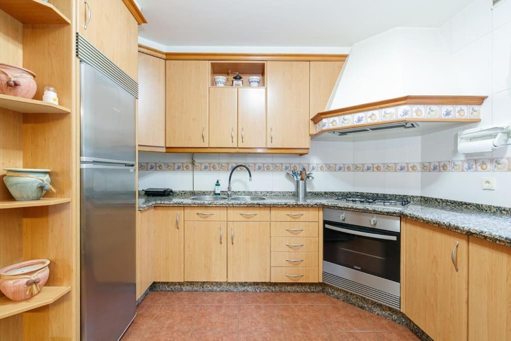Encantadora villa con piscina by CABANA Rentals