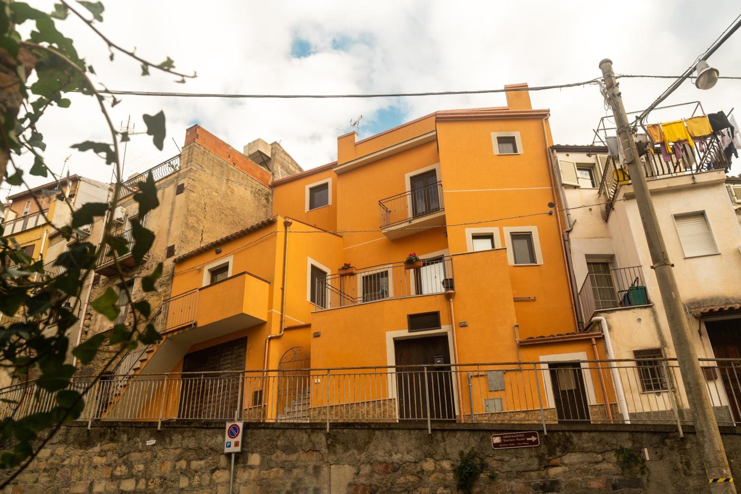 Domus Teja