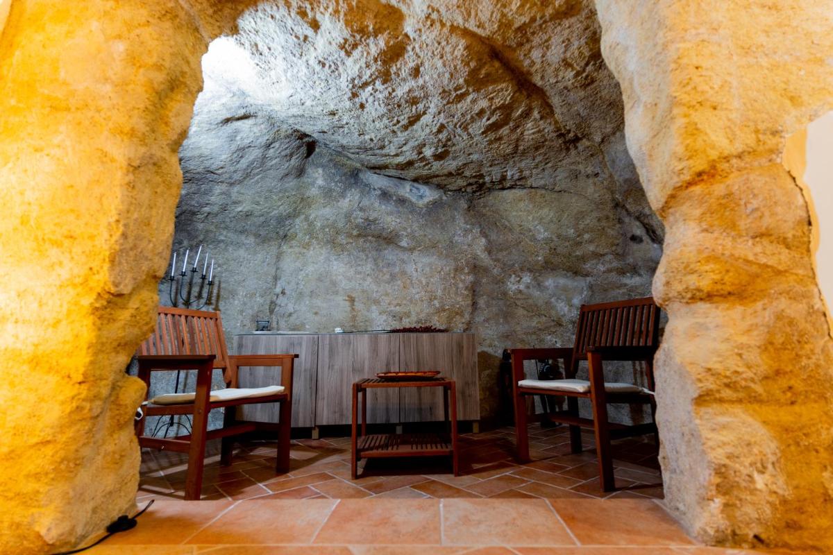 Domus Teja