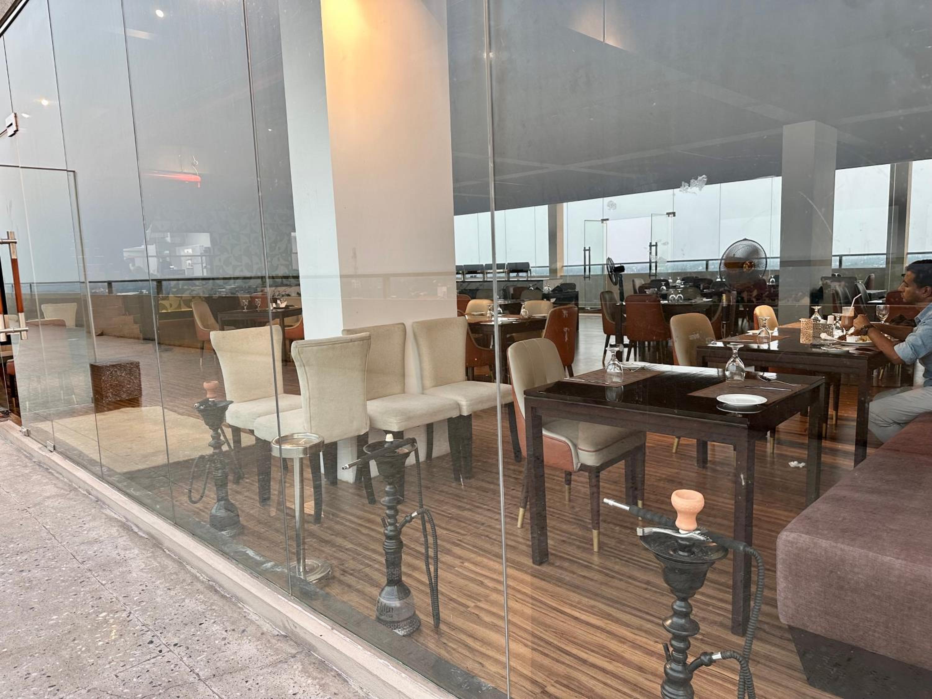 Ocean Breeze Hotel Residencies BritLanka Apartments Negombo