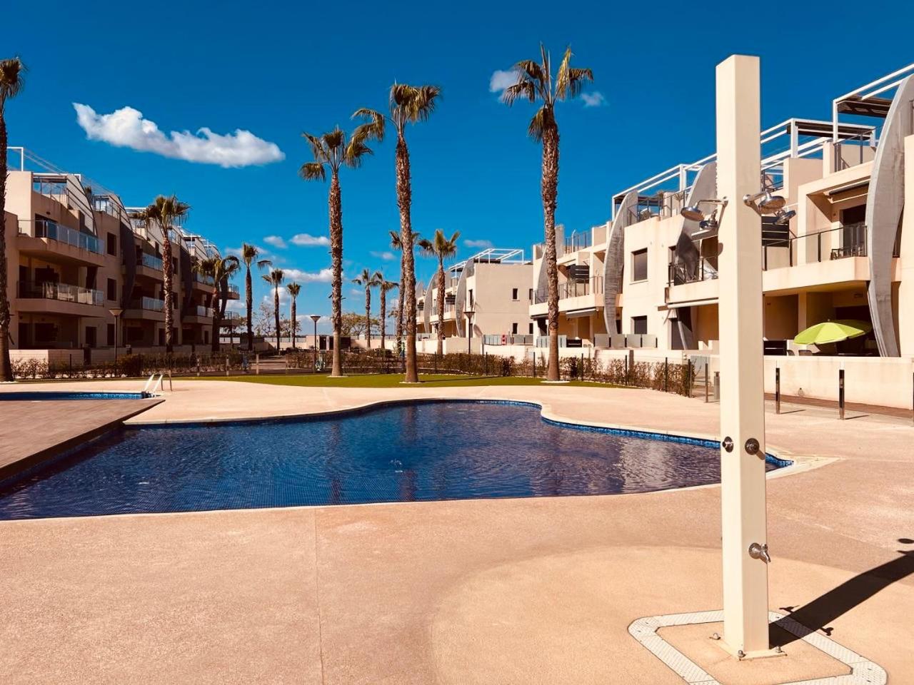 Elisa Bay apartment Mil Palmeras