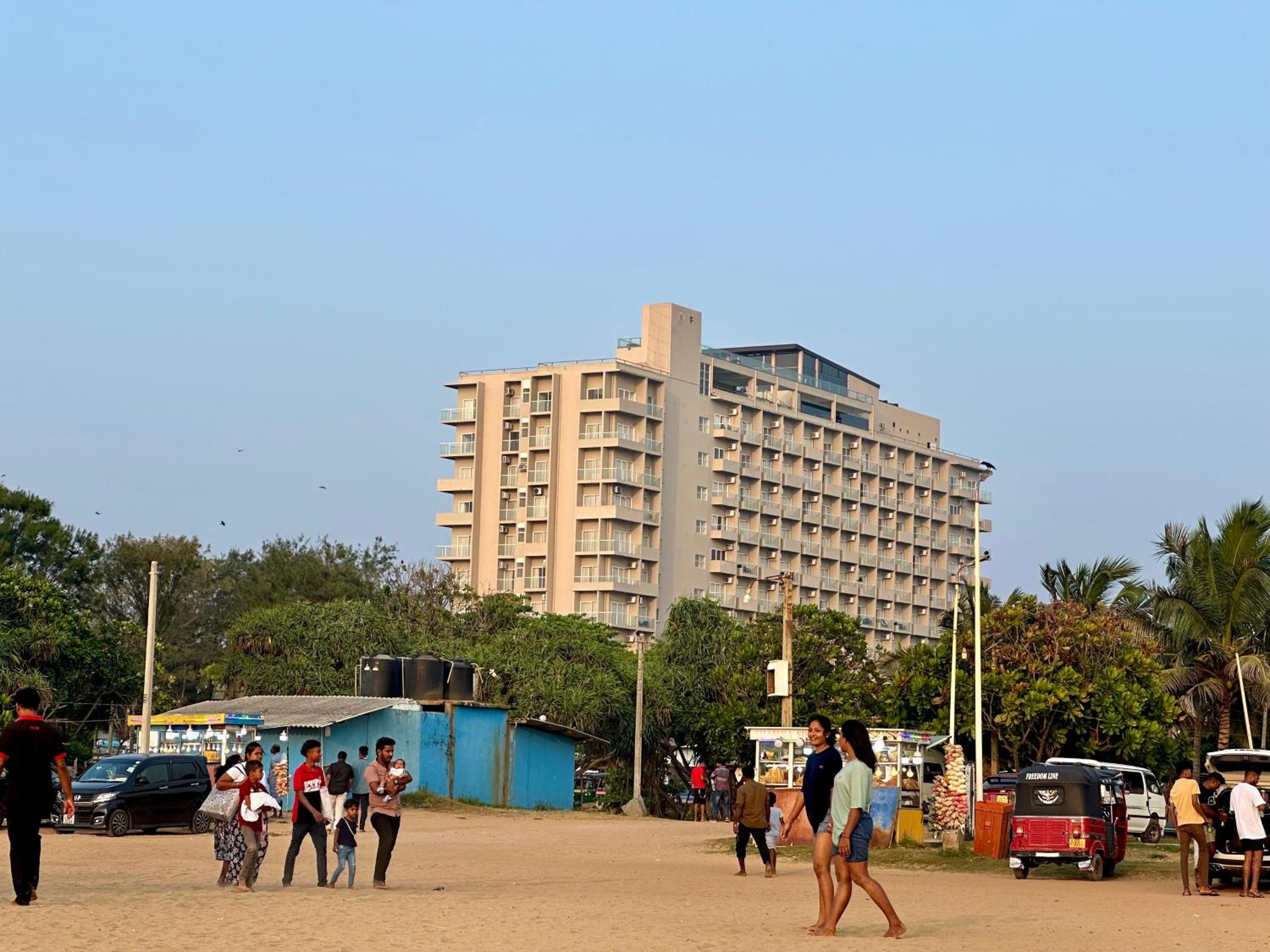 Ocean Breeze Hotel Residencies BritLanka Apartments Negombo