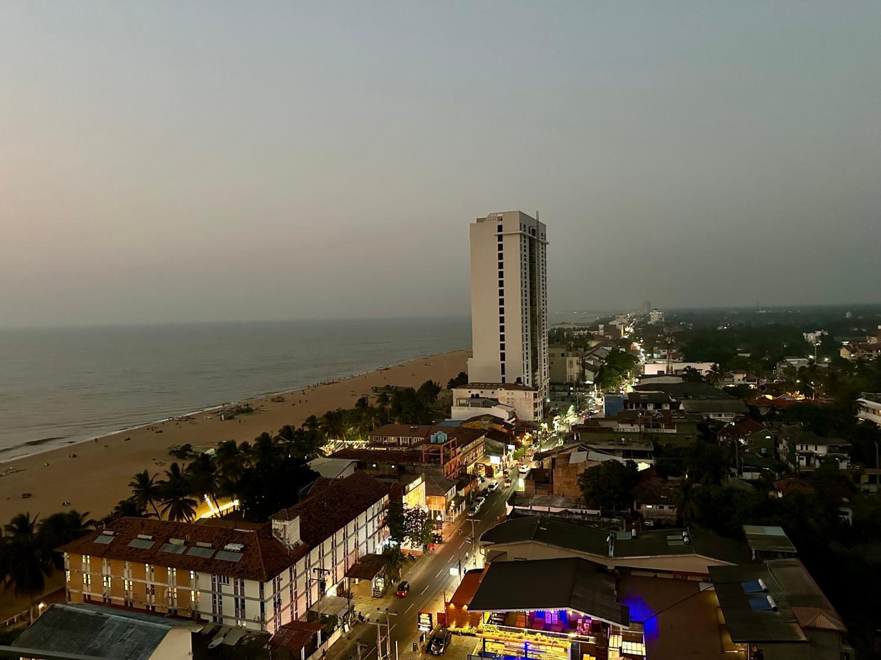 Ocean Breeze Hotel Residencies BritLanka Apartments Negombo