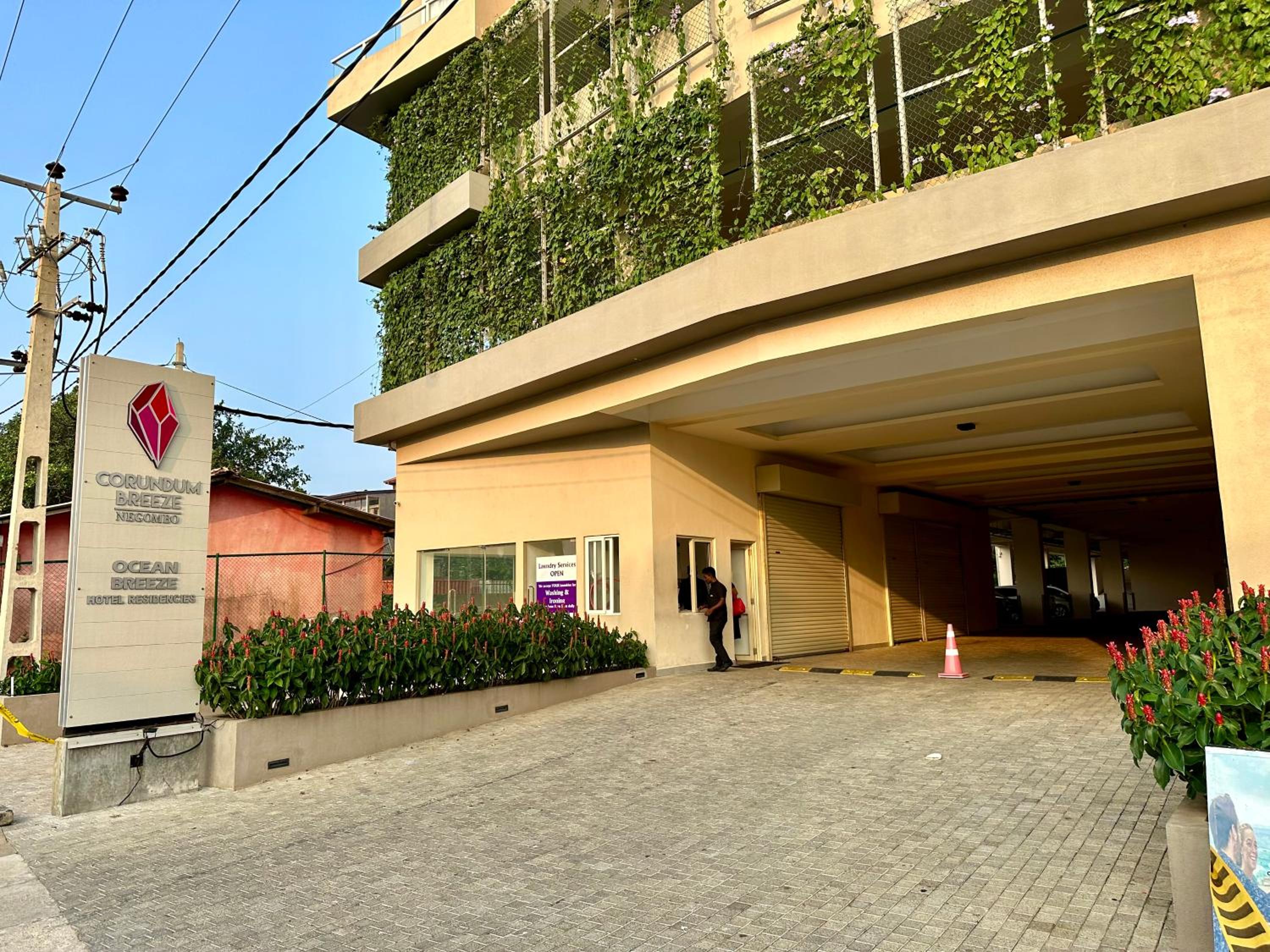 Ocean Breeze Hotel Residencies BritLanka Apartments Negombo