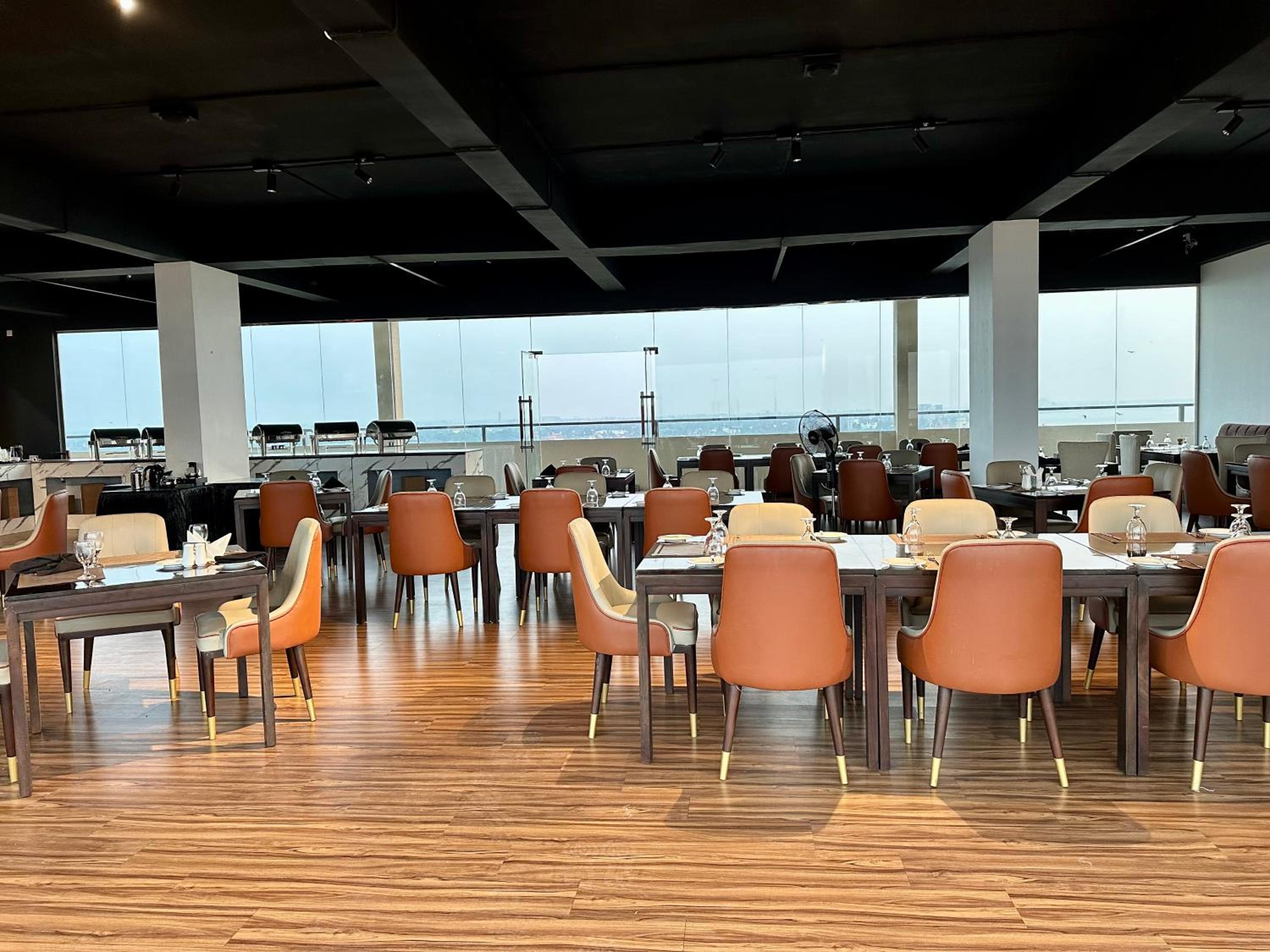 Ocean Breeze Hotel Residencies BritLanka Apartments Negombo
