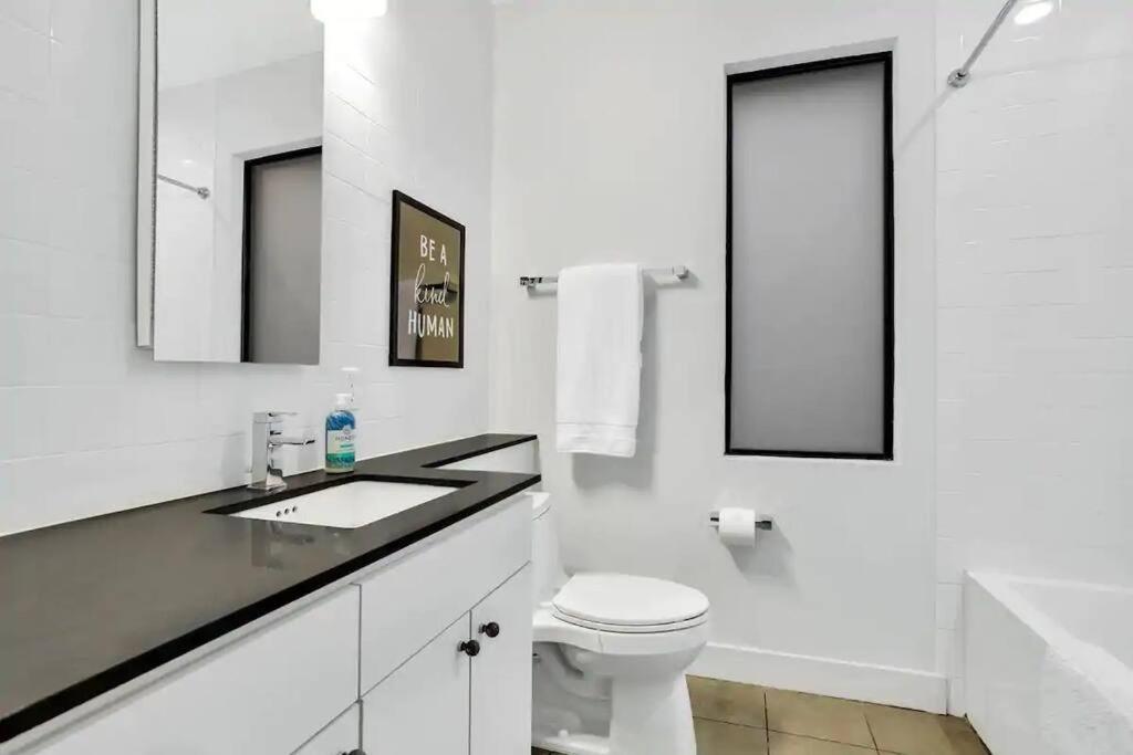 Rooftop Roost at ATX Downtown w/ Views - 8 beds view 4