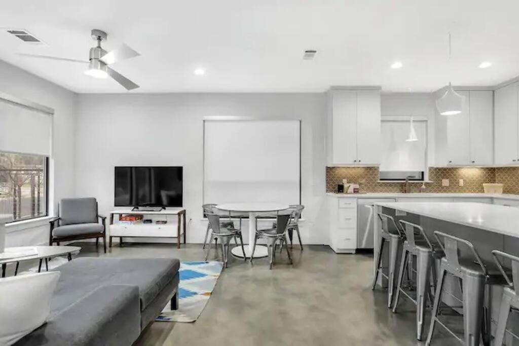 Rooftop Roost at ATX Downtown w/ Views - 8 beds view 5