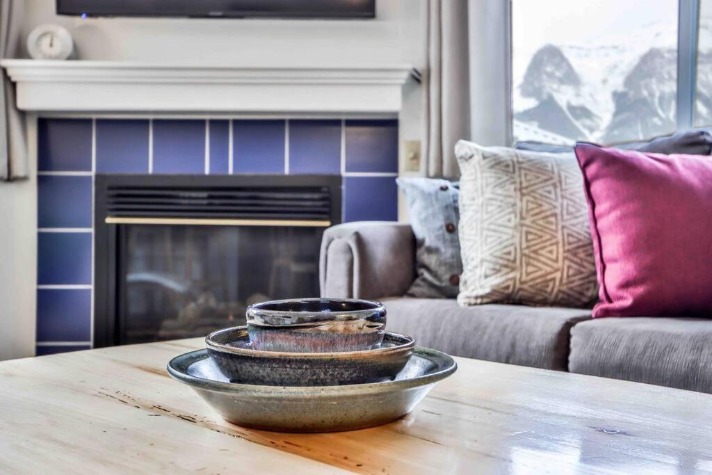 Big Mountain Views - Bright 2-story Corner Unit