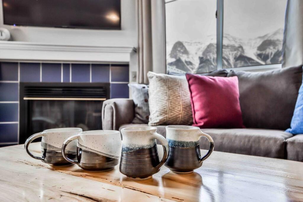 Big Mountain Views - Bright 2-story Corner Unit