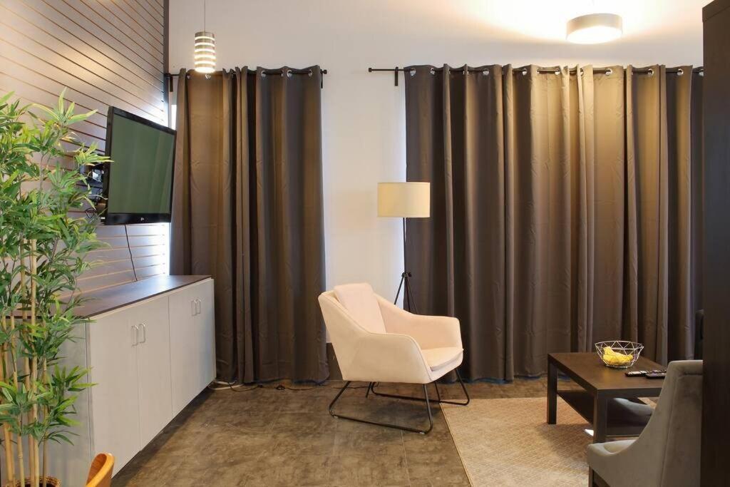 Suite #B, Industrial Styling, AC