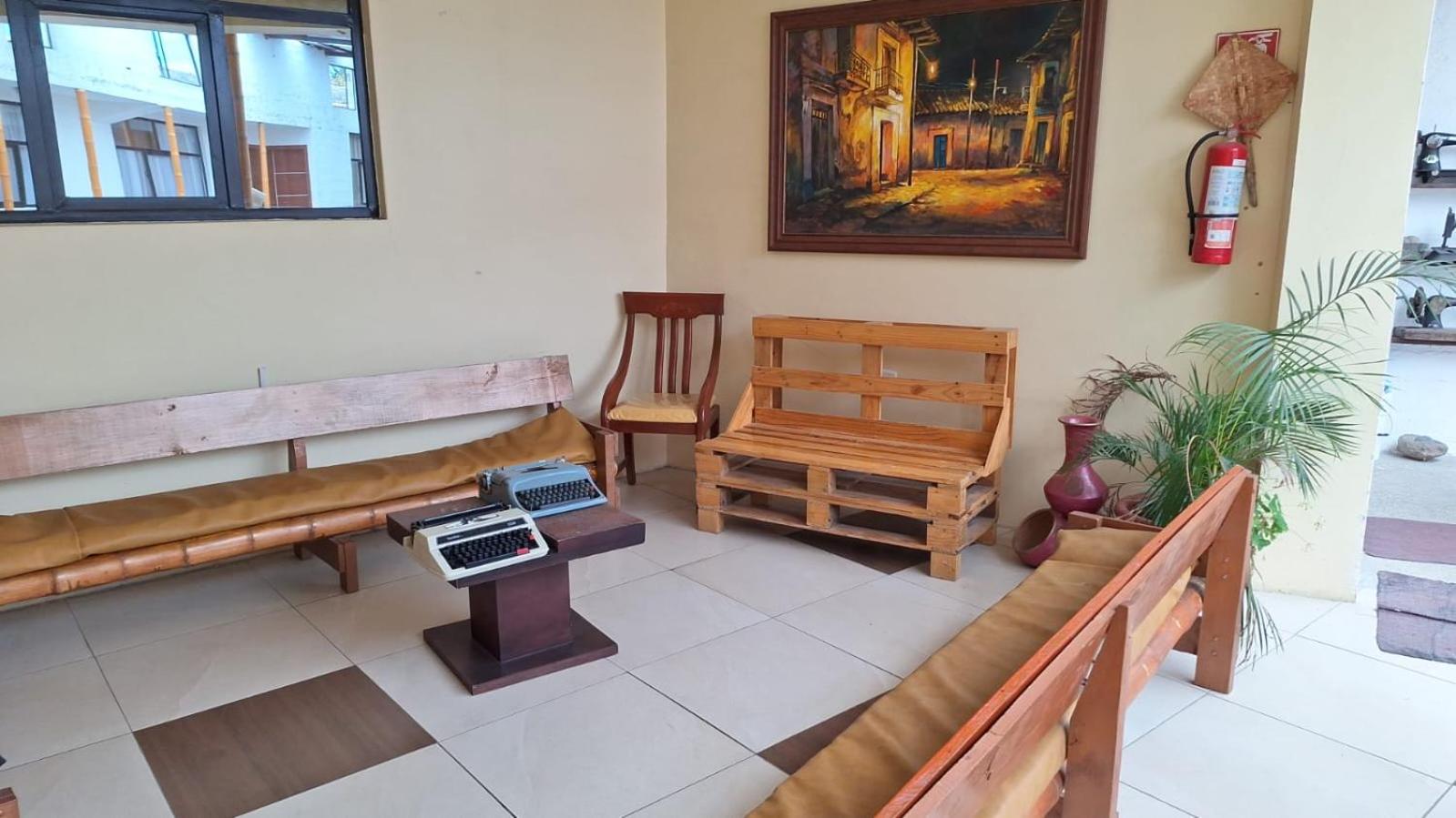 Hostal y Complejo Turístico La Rueda