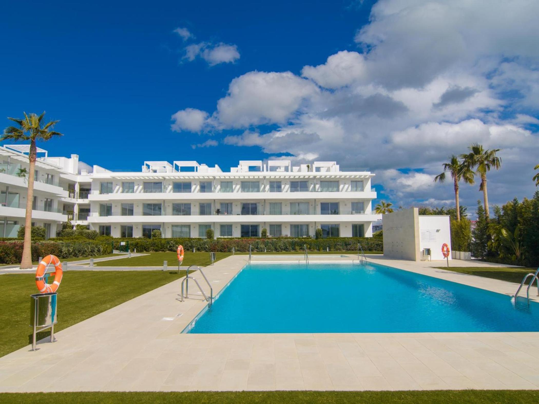 Brand new apartment in Belaire, pools, garden view 2