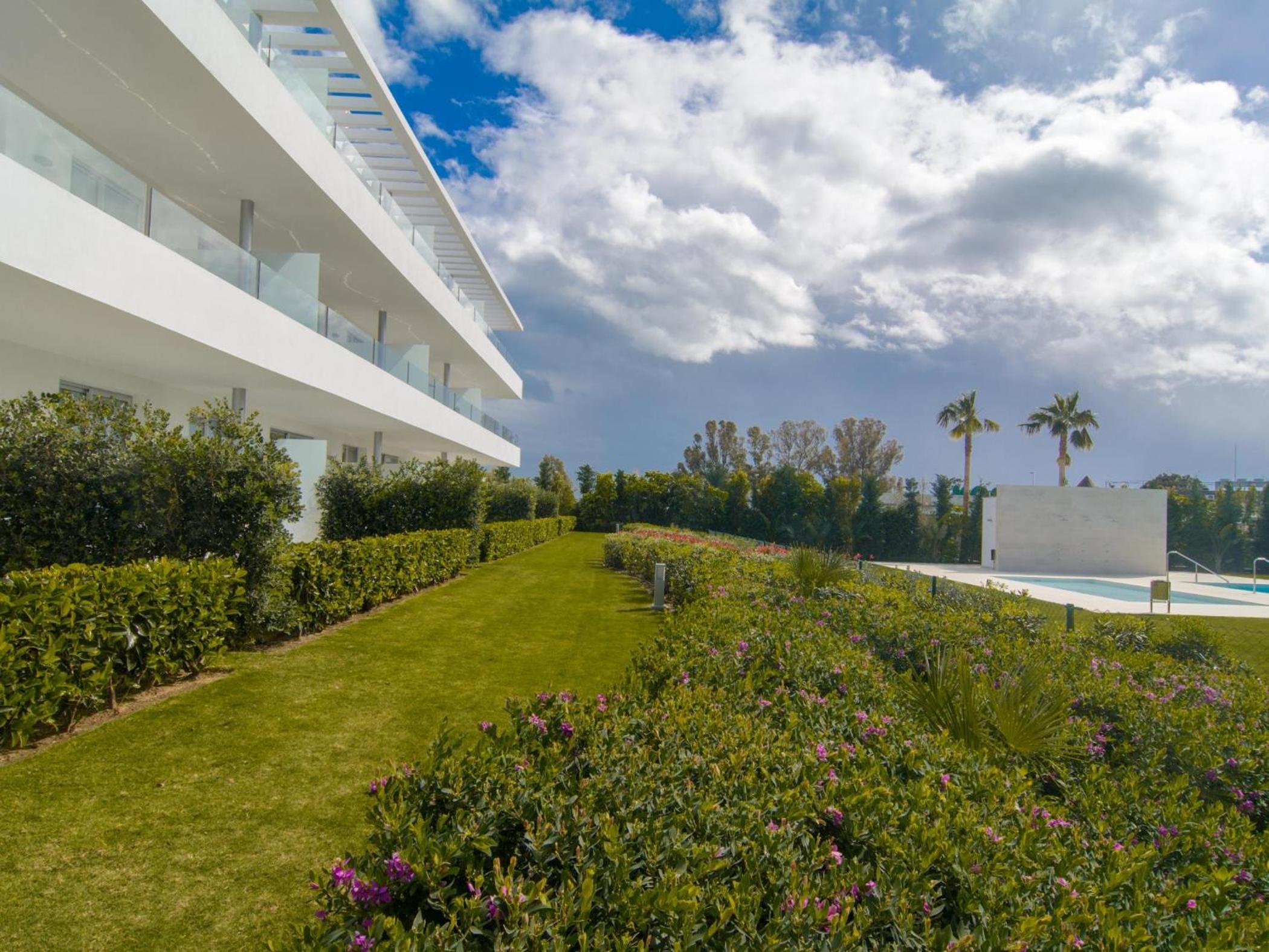 Brand new apartment in Belaire, pools, garden view 3