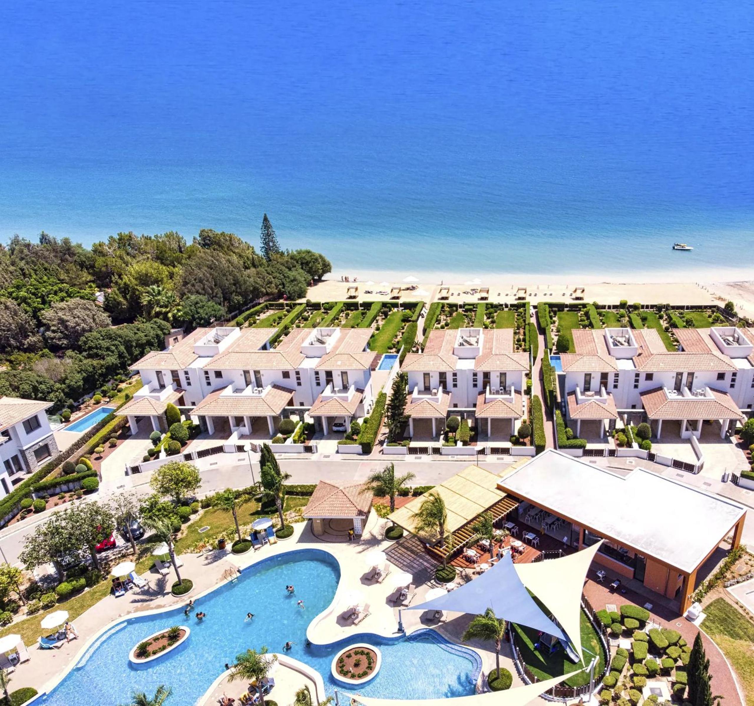 Luxury Beachfront Villa With Private Pool, Private Beach, Yoga & Sea Adventures