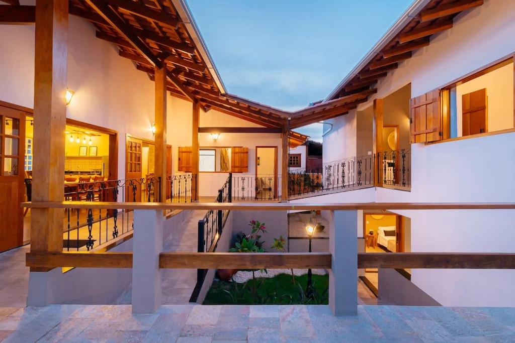 Solar da Matutina- Centro Histórico a 4 min da Rua do Lazer- Casa nova com piscina e vista maravilhosa