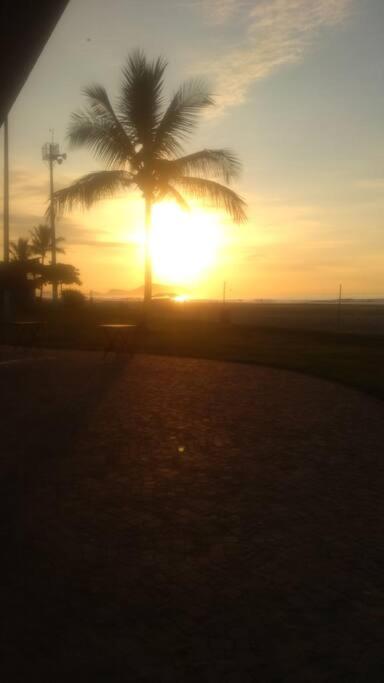lindo sobrado!50mts do mar!