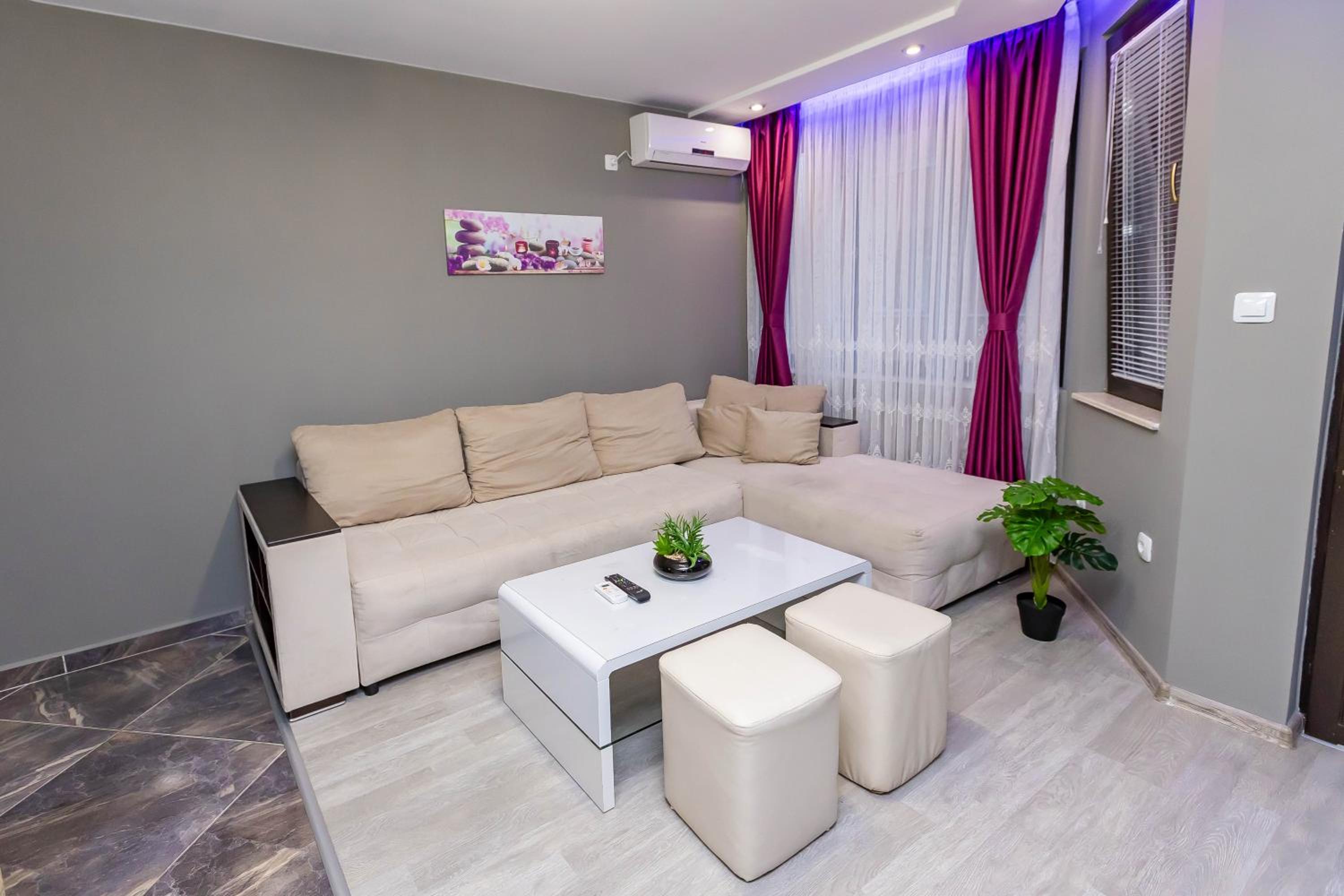 Апартаменти Елеганс view 3