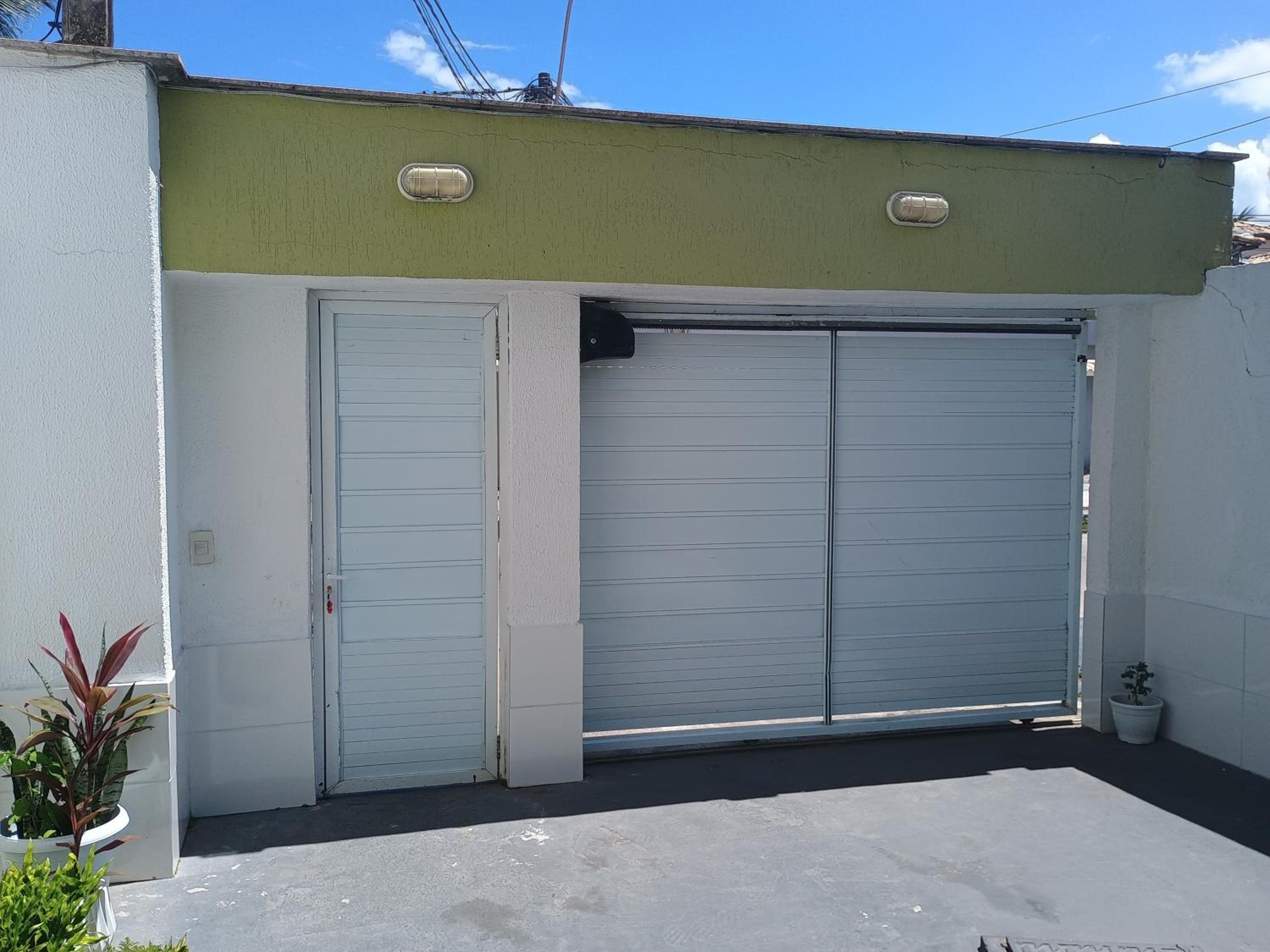 Triplex 3 quartos a 100 metros de Costa Azul