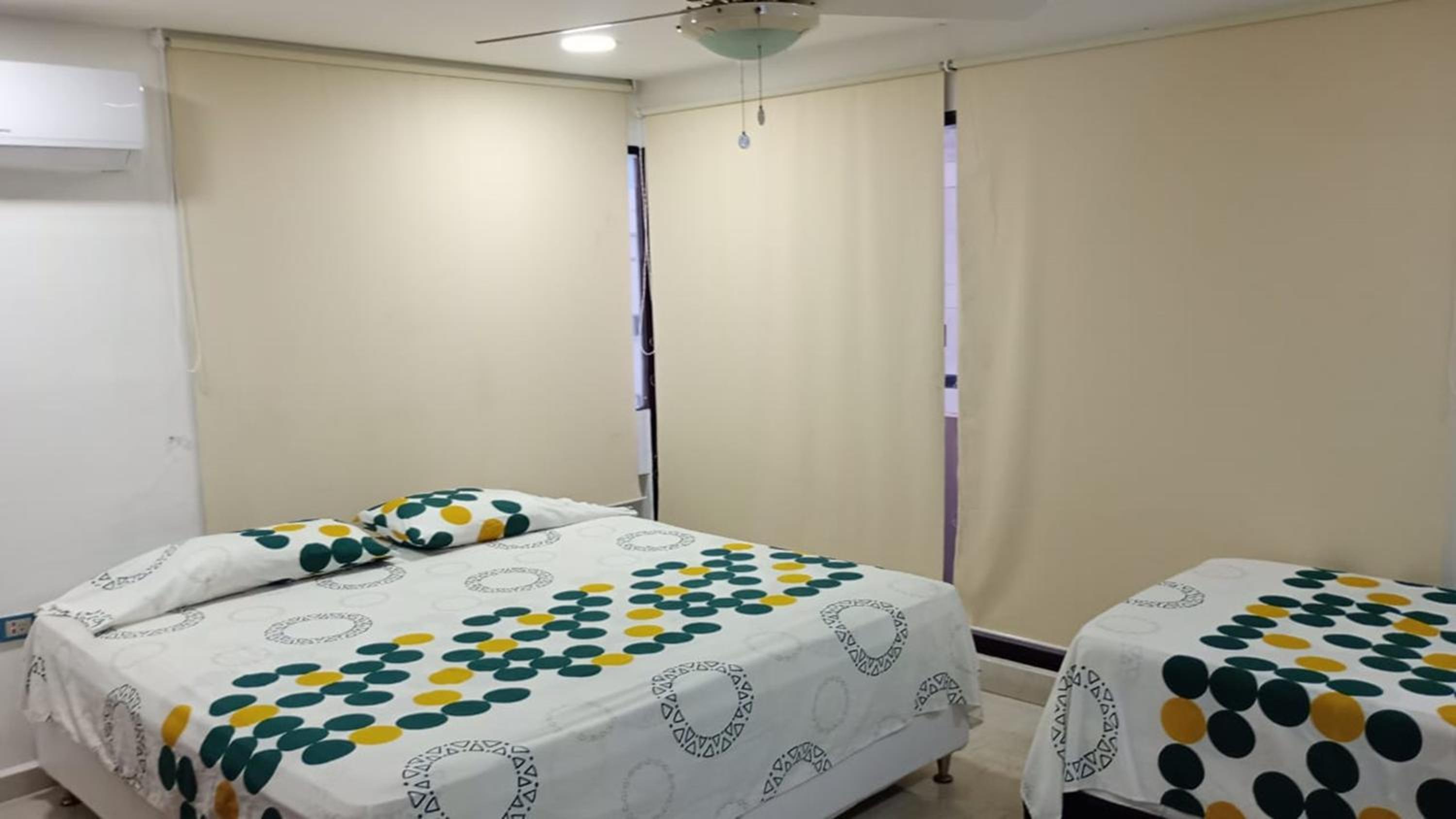 APARTAMENTO DE 3 ALCOBAS H-8MR CERCA AL MAR CON PISCINA AIRE ACONDICIONADO Y WIFi