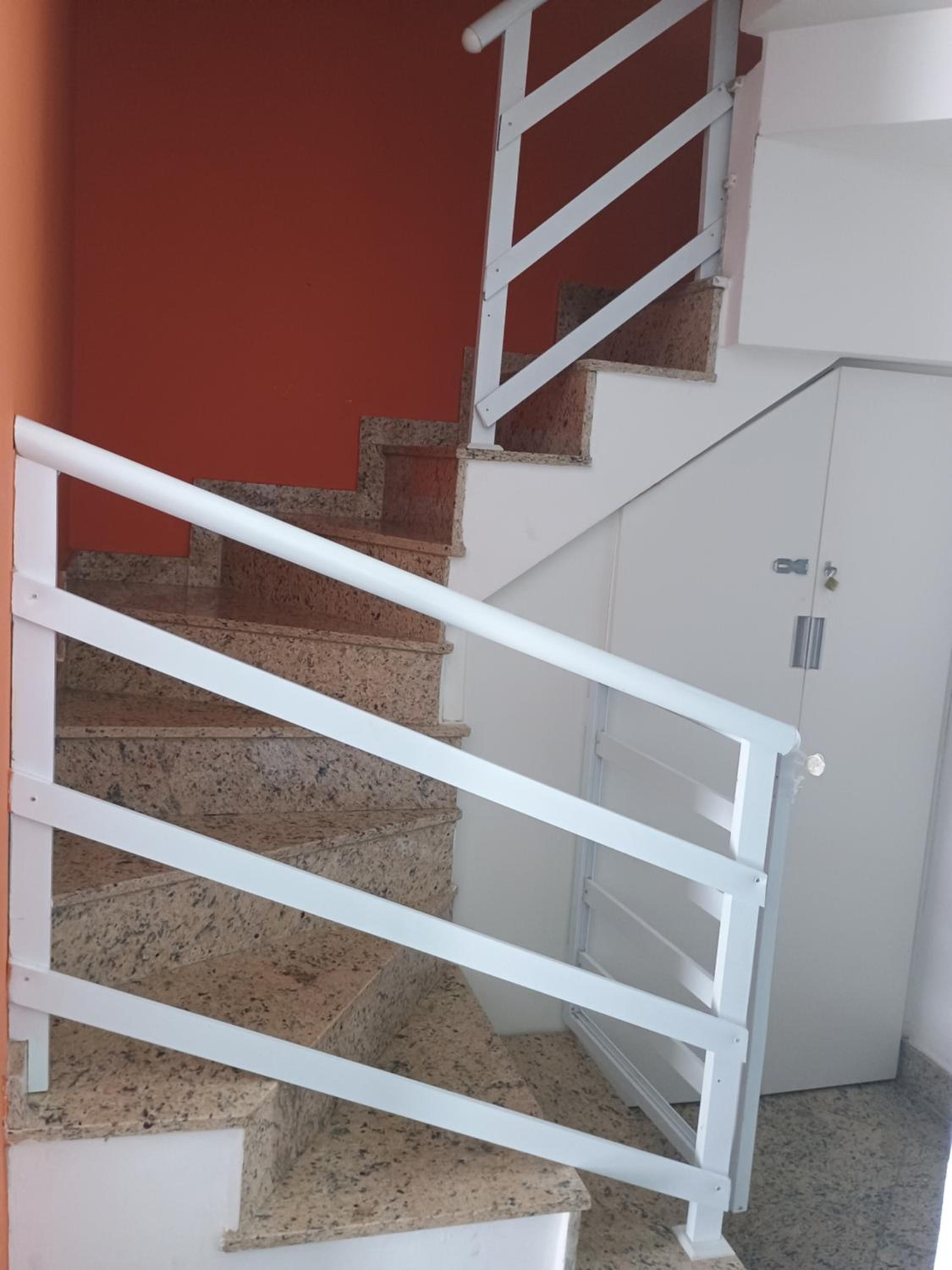 Triplex 3 quartos a 100 metros de Costa Azul