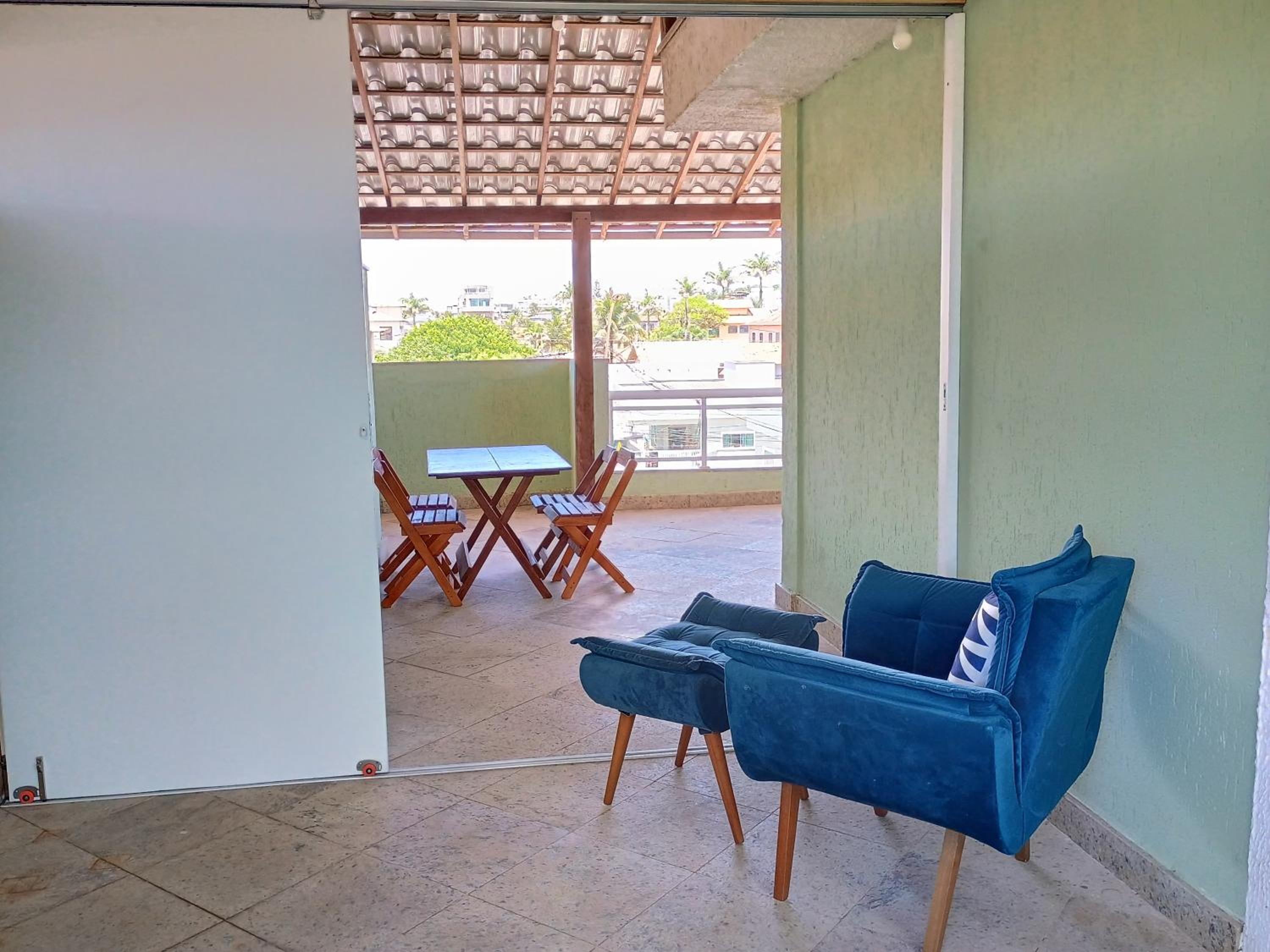 Triplex 3 quartos a 100 metros de Costa Azul