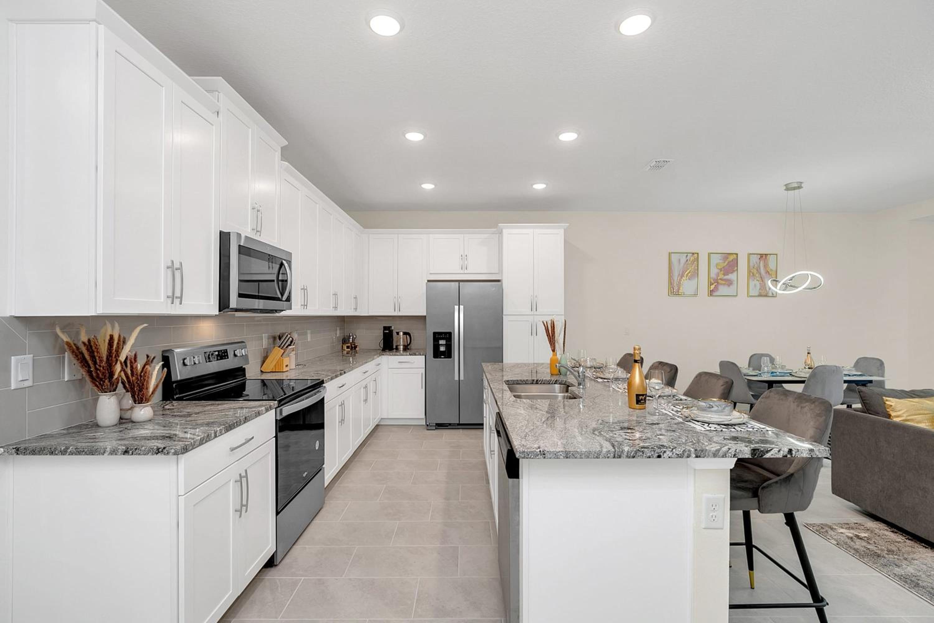 Luxe & Modern Home - Lion King Rooms & Heated Pool view 5