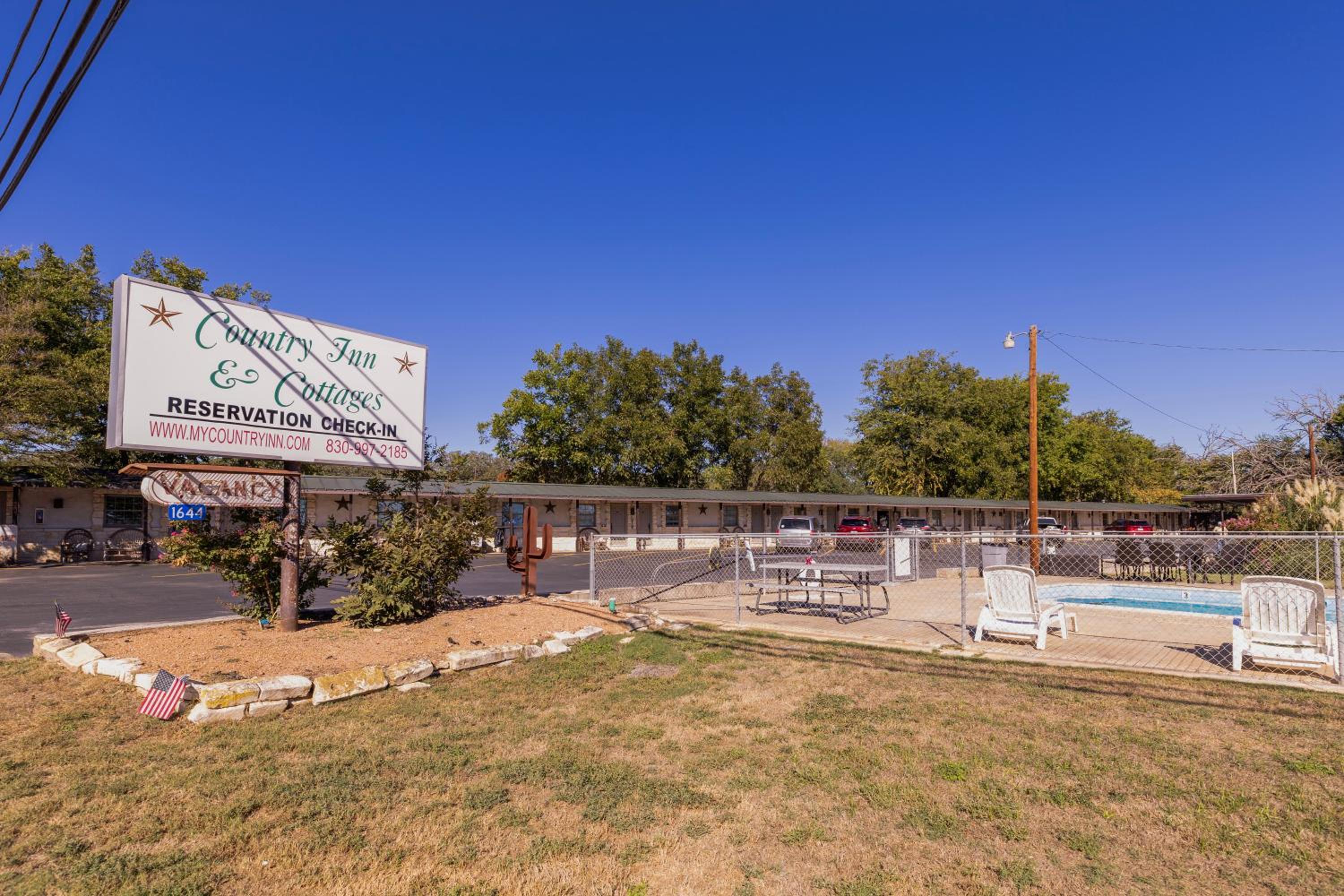 Country Inn Motel view 2