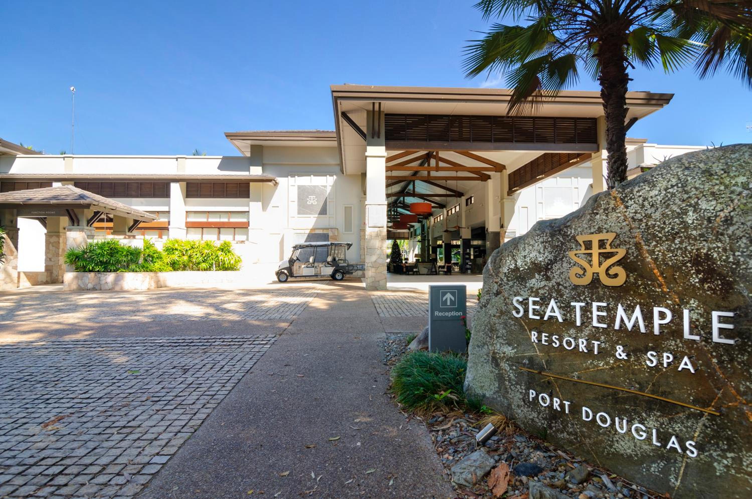 Hotel The Posh Penthouse With Stunning Rooftop Oasis Free Parking And Wifi