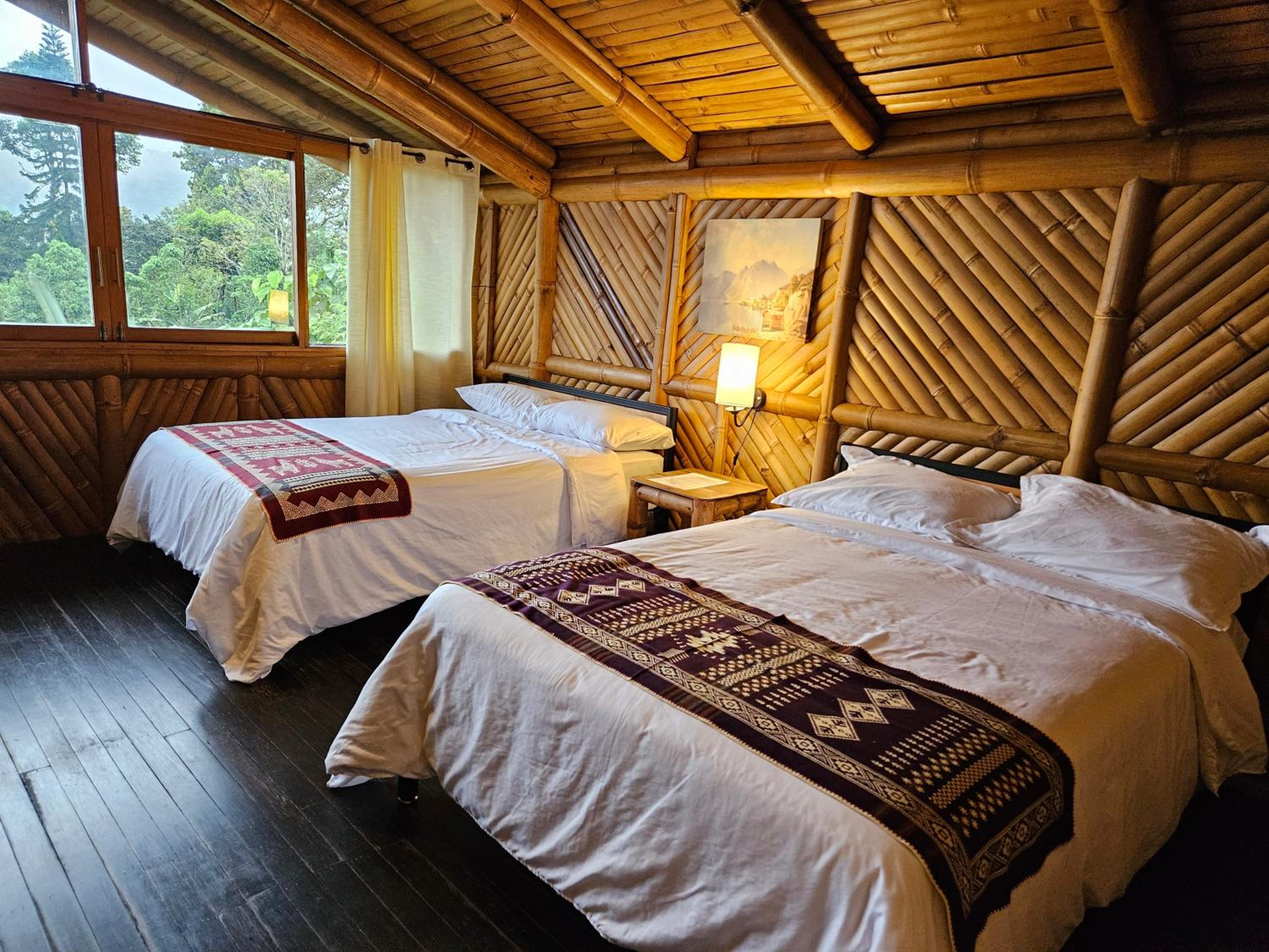 GOLDEN TREE MINDO ECO-LODGE