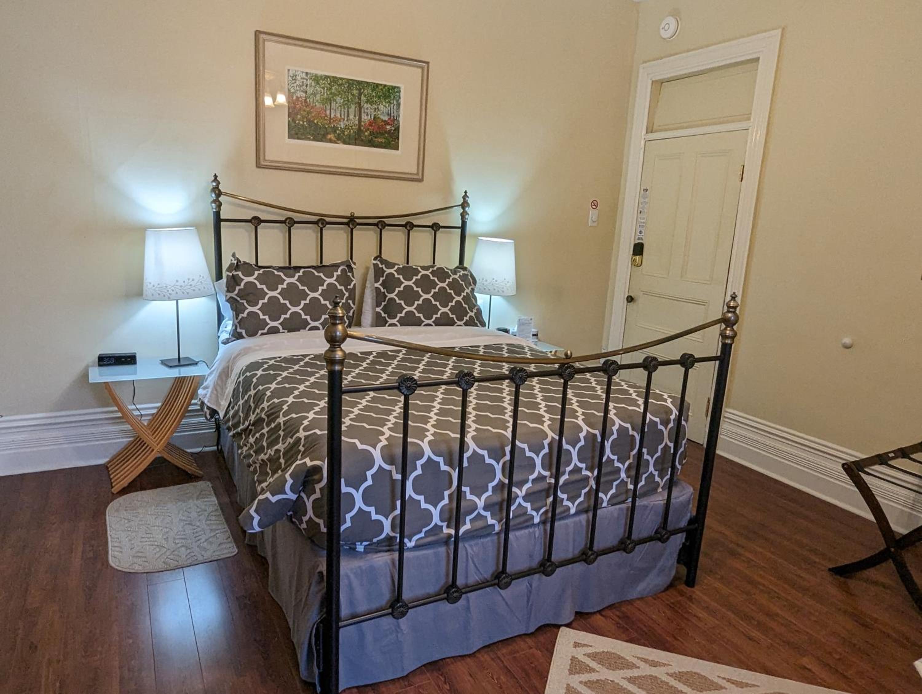 Gingerbread Manor - Image 2