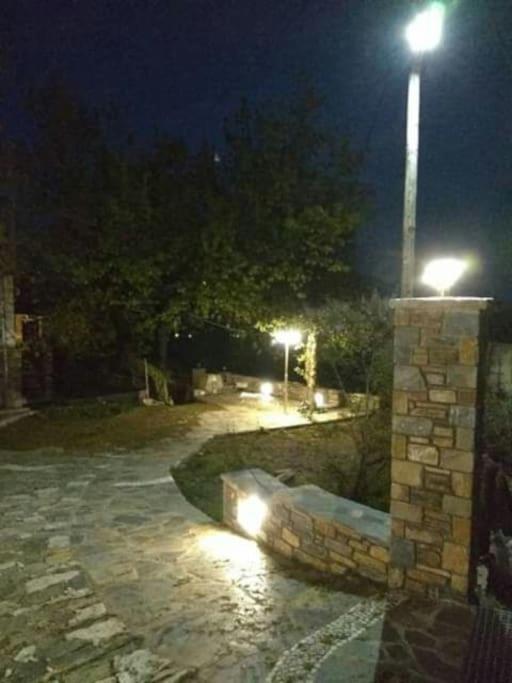 Ground floor Stonehouse with yard. view 5