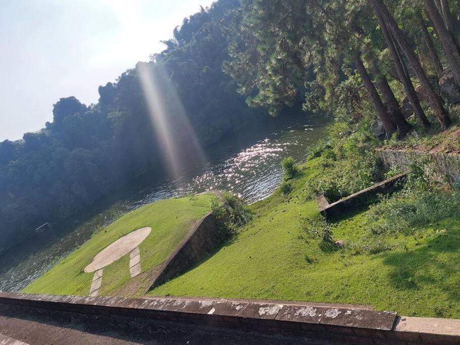 Casa Sítio em condomínio Mairiporã Beira represa