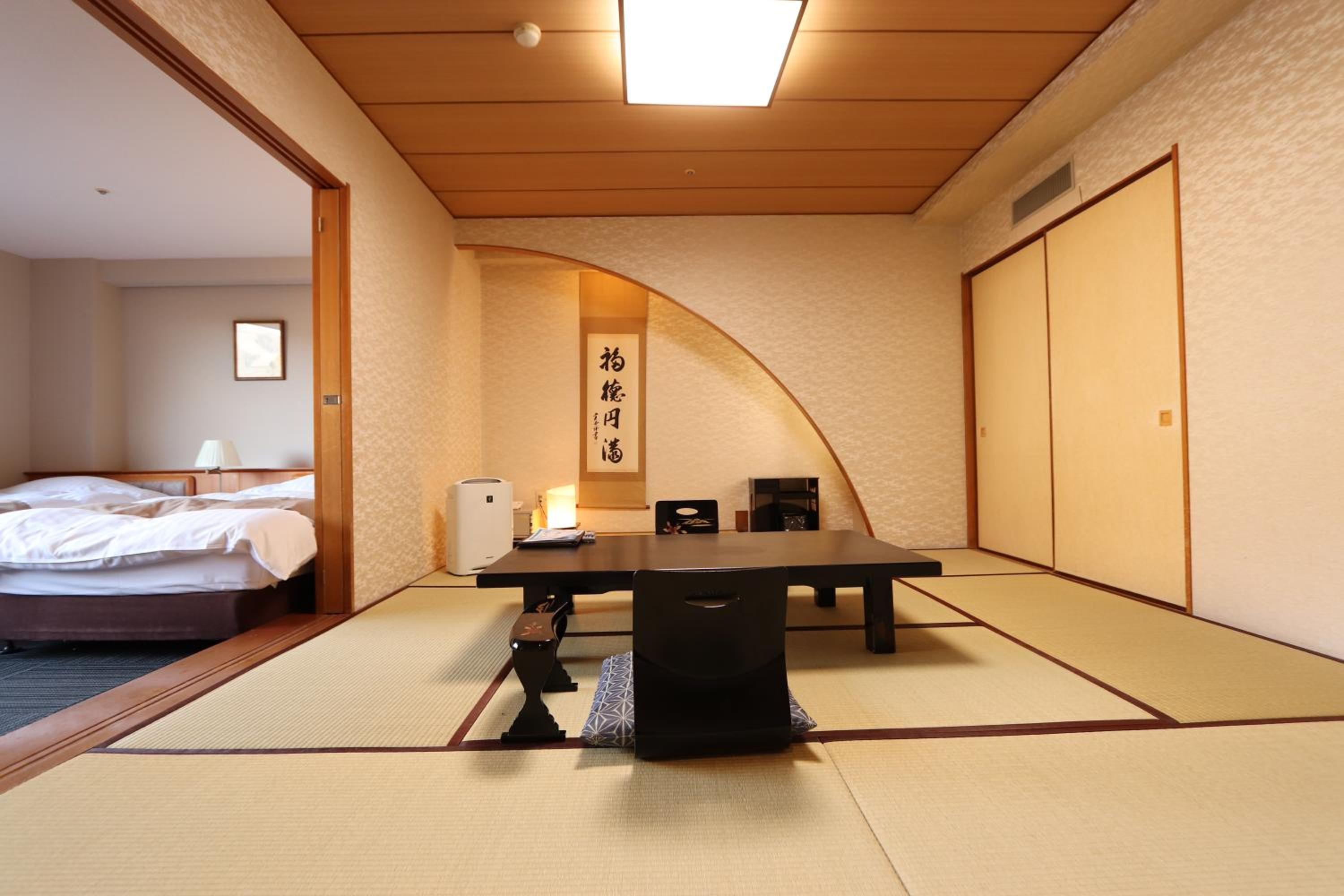 Yufuin Hotel Shuhokan