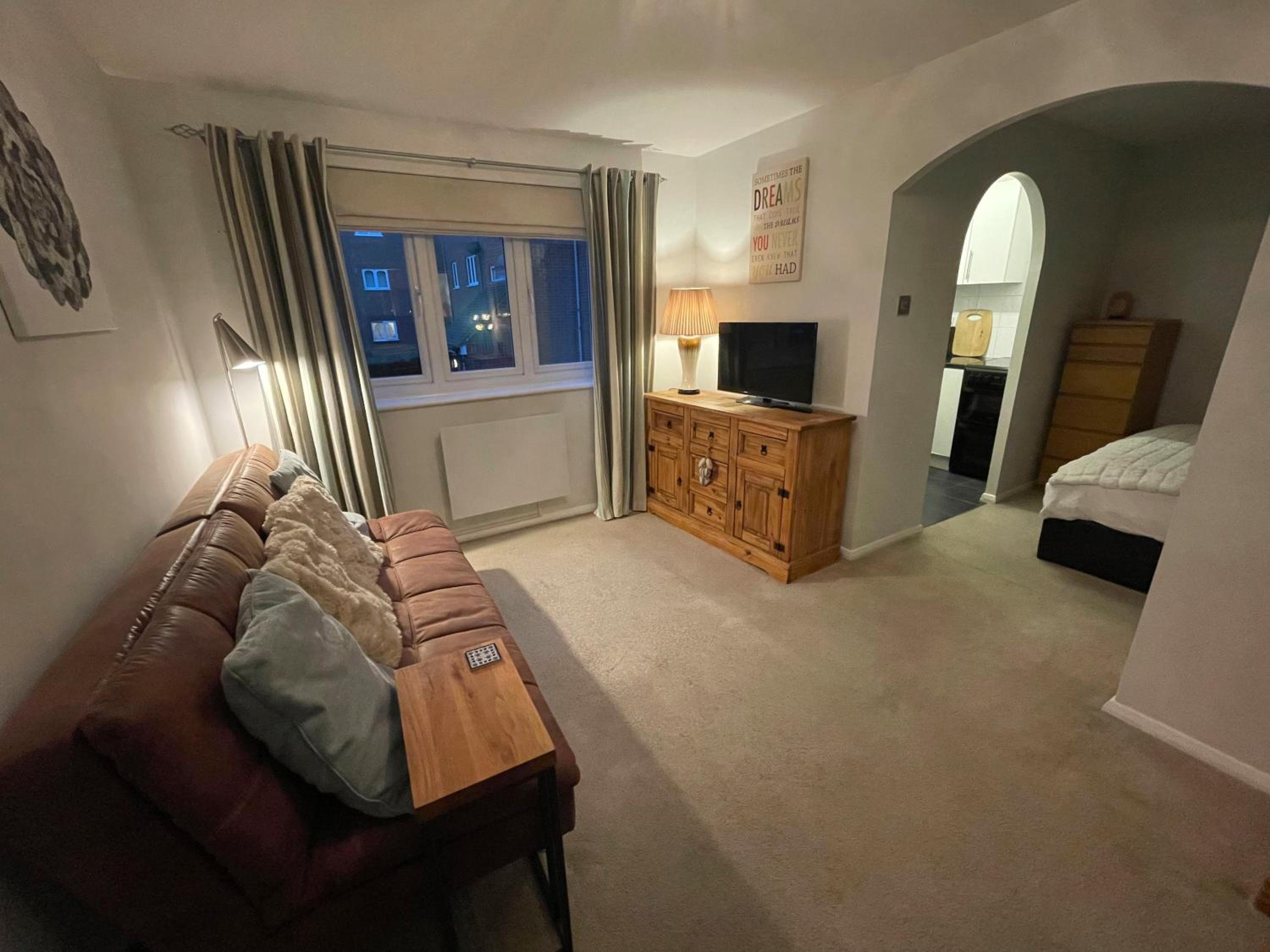 Beautiful Peaceful Studio Flat