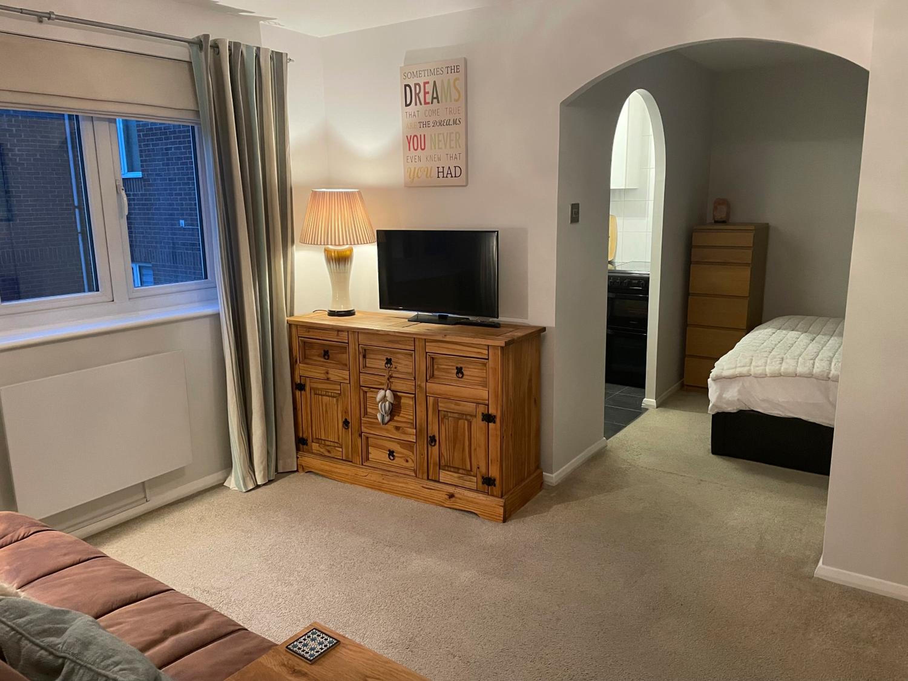 Beautiful Peaceful Studio Flat