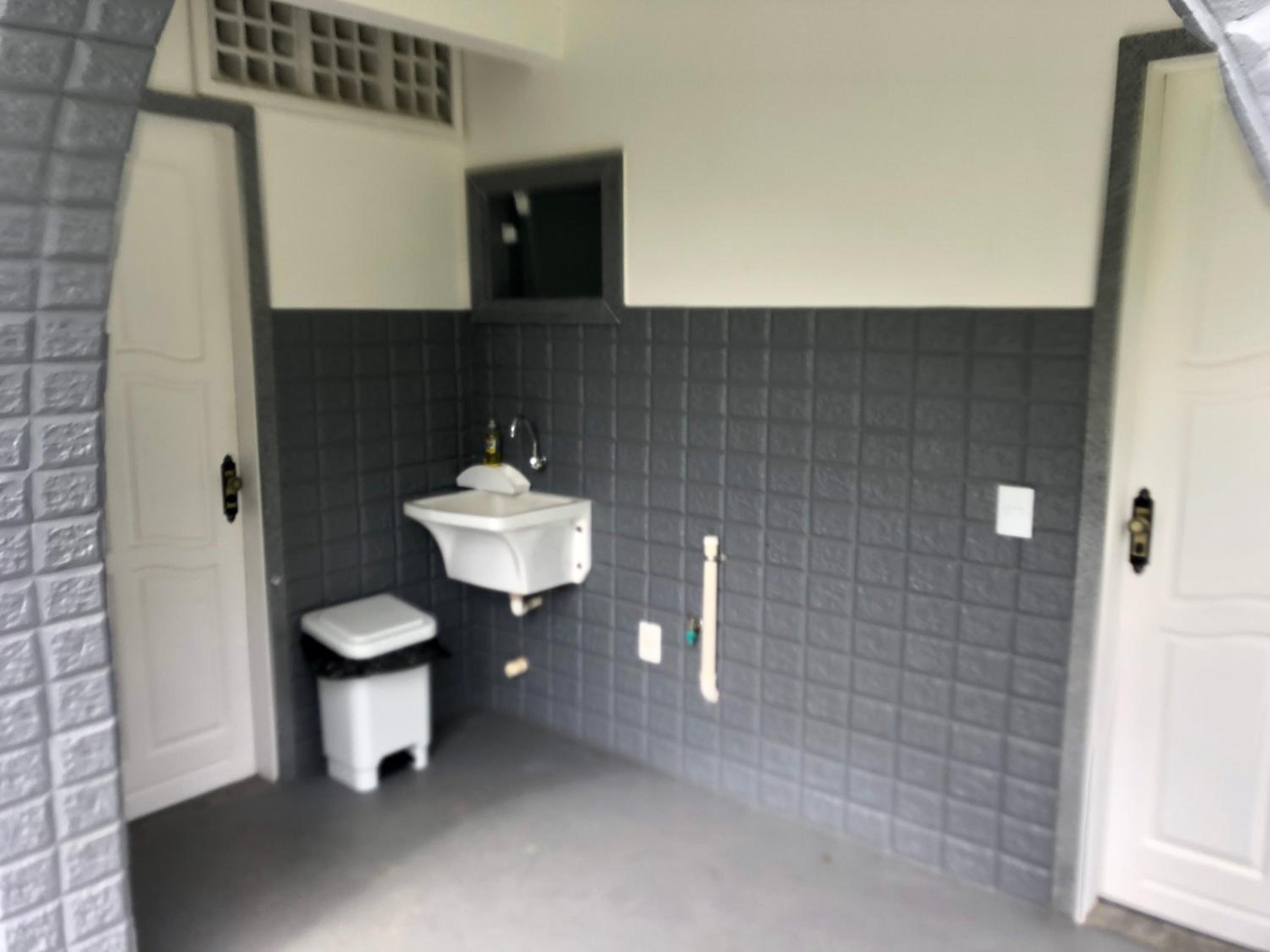 Sitio com Lazer Completo em Marechal Floriano, Piscina, Sauna, Jacuzzi e Lago - Estrada Calçada a 200 metros da Rua Principal