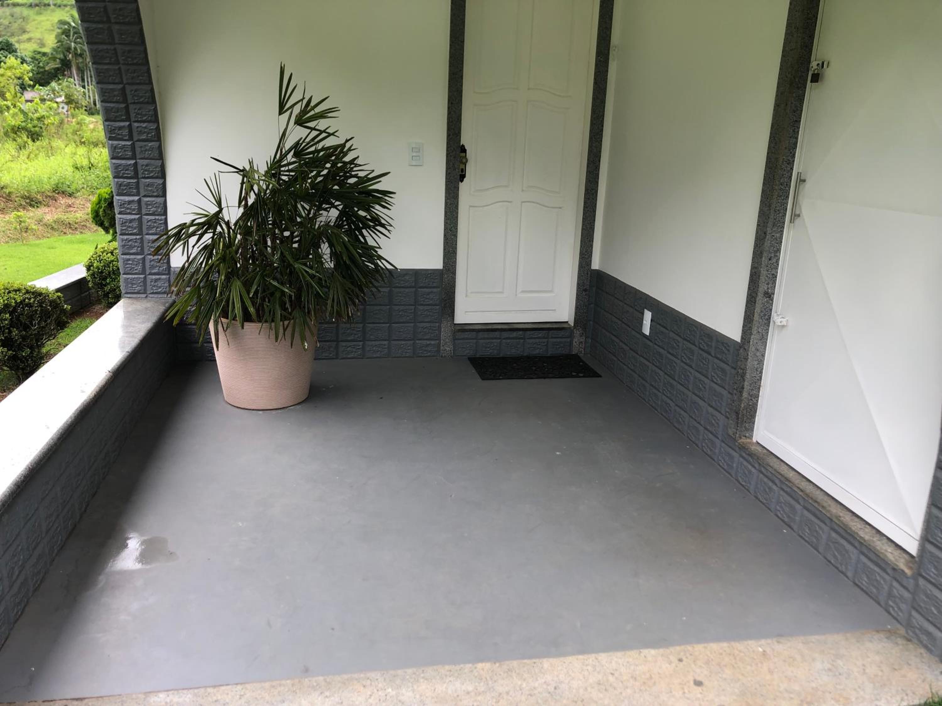 Sitio com Lazer Completo em Marechal Floriano, Piscina, Sauna, Jacuzzi e Lago - Estrada Calçada a 200 metros da Rua Principal