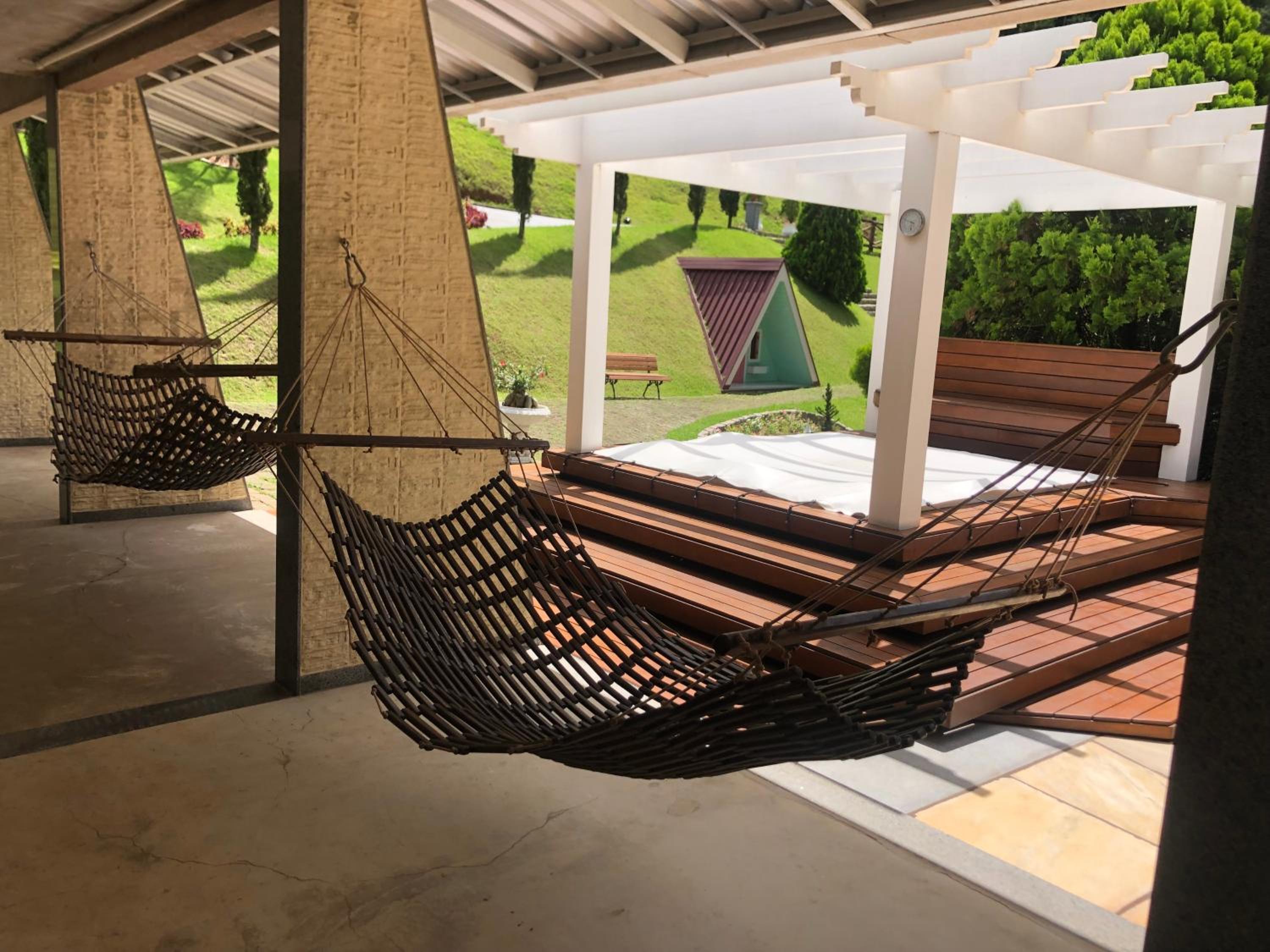 Sitio com Lazer Completo em Marechal Floriano, Piscina, Sauna, Jacuzzi e Lago - Estrada Calçada a 200 metros da Rua Principal