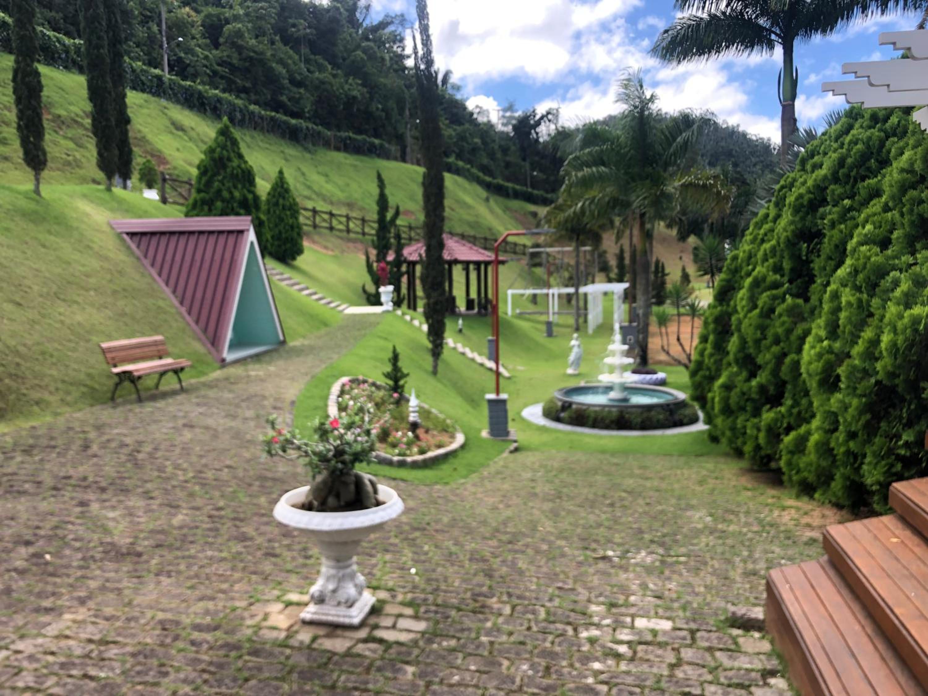 Sitio com Lazer Completo em Marechal Floriano, Piscina, Sauna, Jacuzzi e Lago - Estrada Calçada a 200 metros da Rua Principal