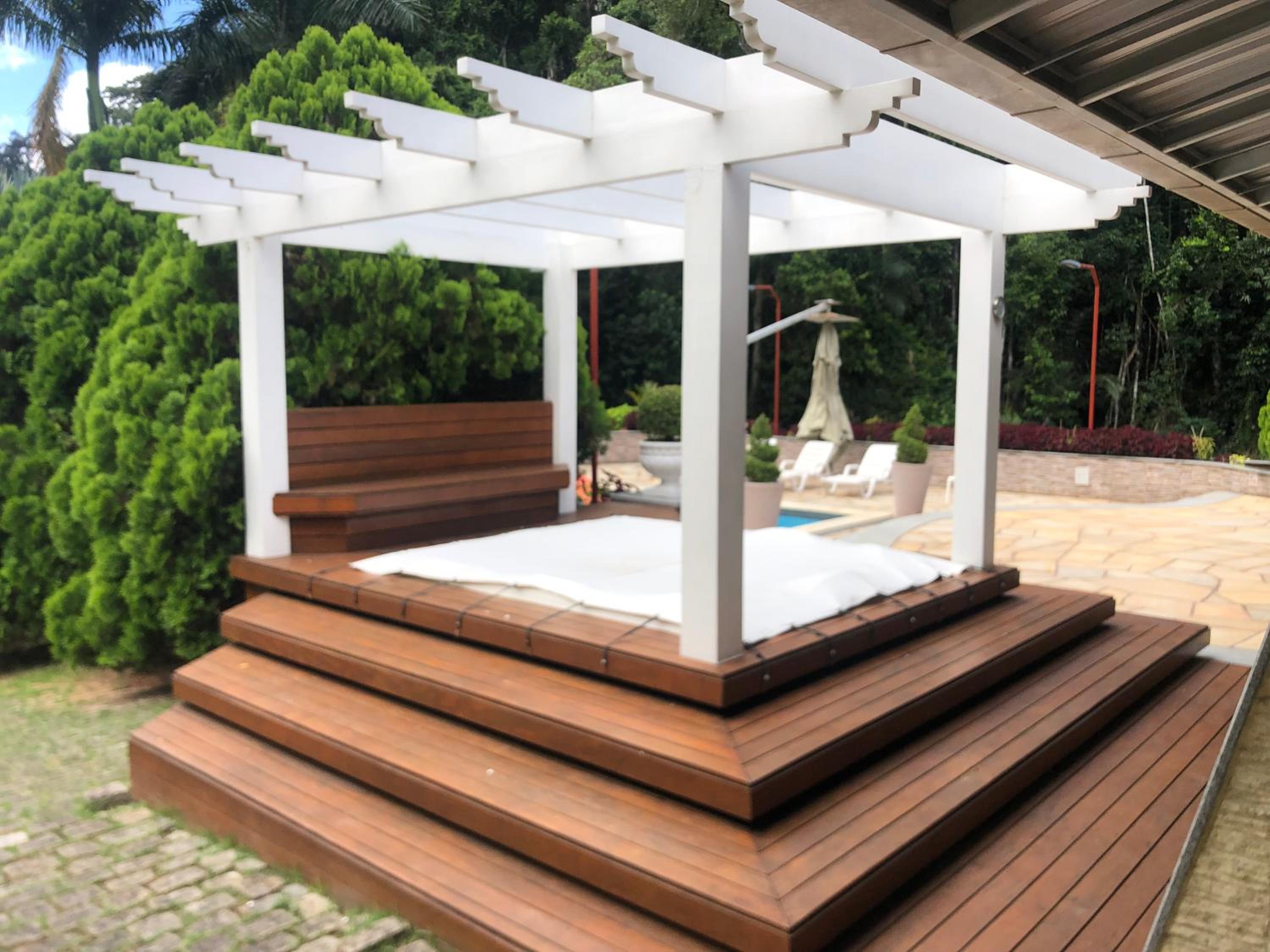 Sitio com Lazer Completo em Marechal Floriano, Piscina, Sauna, Jacuzzi e Lago - Estrada Calçada a 200 metros da Rua Principal