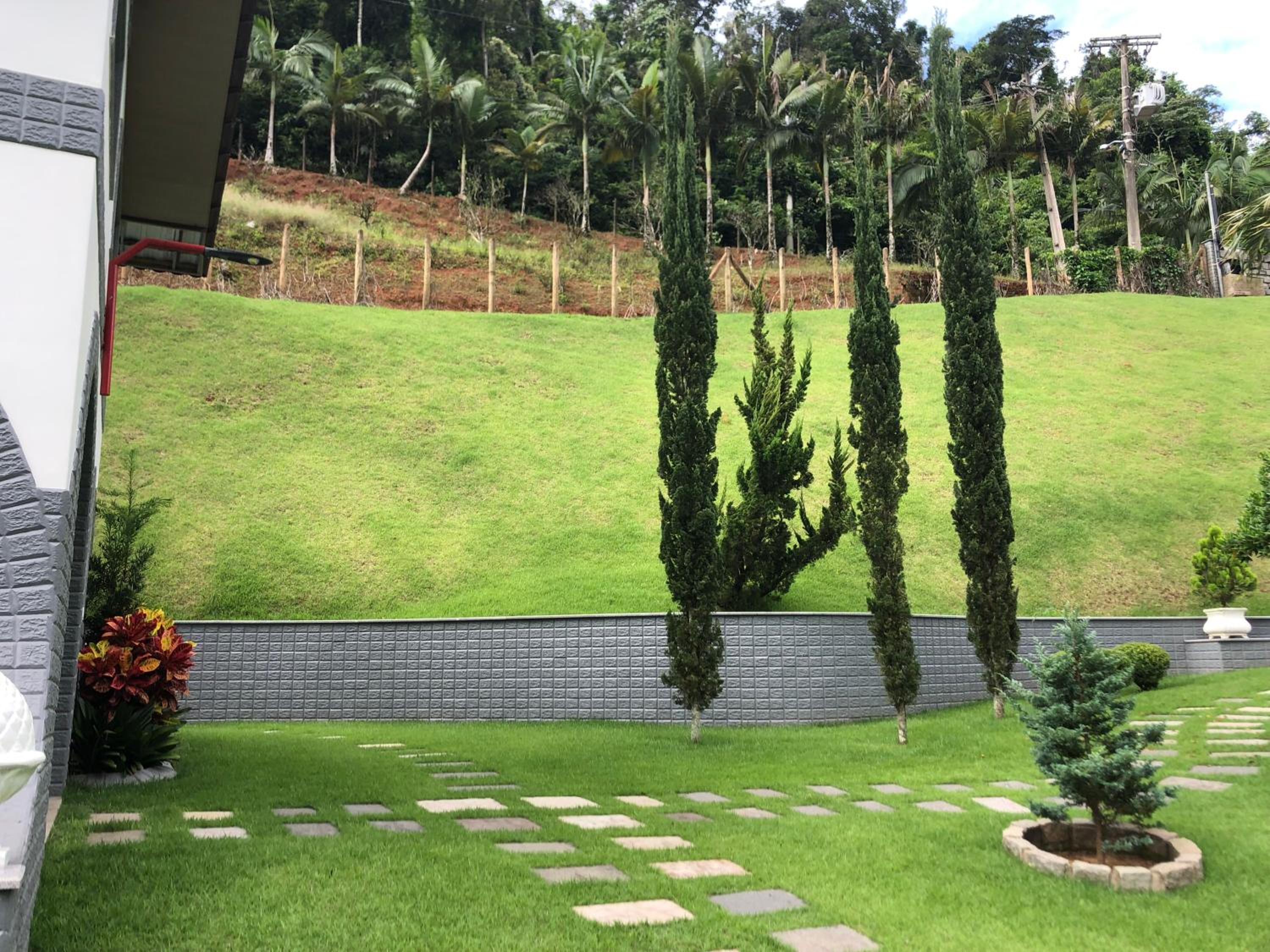 Sitio com Lazer Completo em Marechal Floriano, Piscina, Sauna, Jacuzzi e Lago - Estrada Calçada a 200 metros da Rua Principal