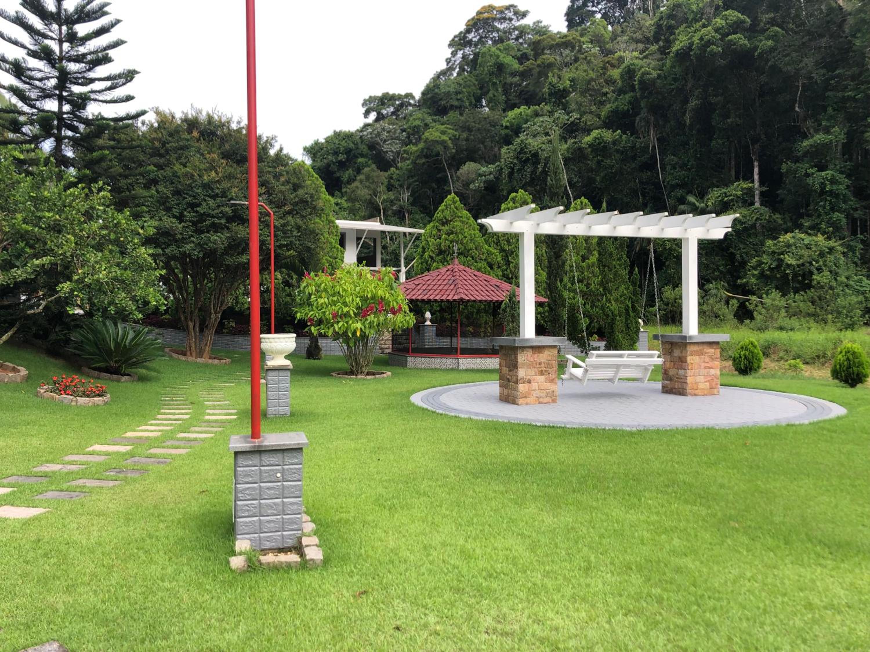 Sitio com Lazer Completo em Marechal Floriano, Piscina, Sauna, Jacuzzi e Lago - Estrada Calçada a 200 metros da Rua Principal
