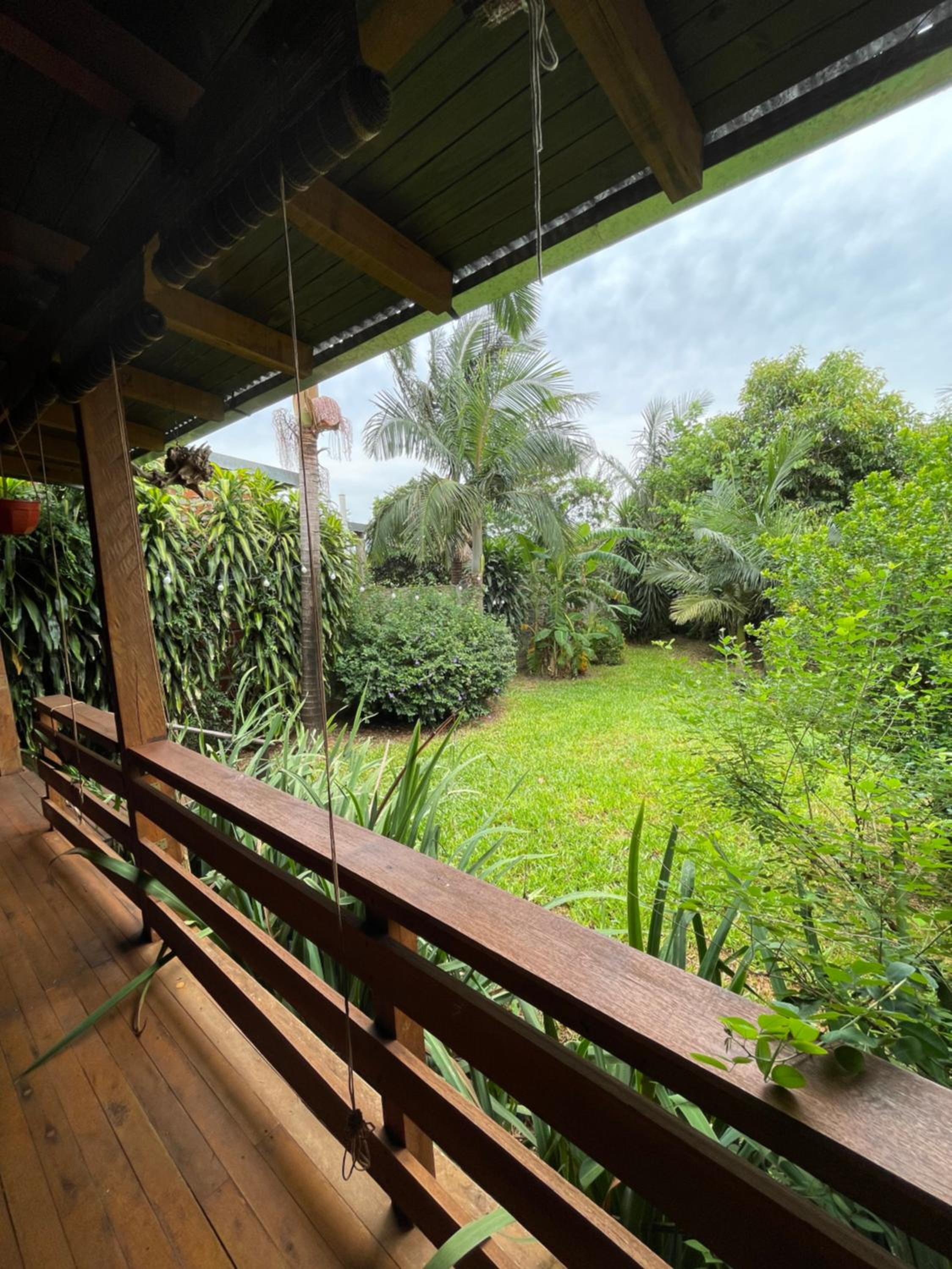 Casa Araucarias Refugio Natural en la Ciudad