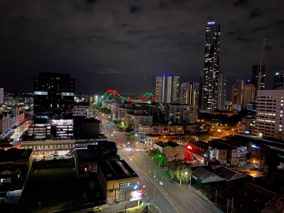 Story Bridge Views of CBD & Free Parking