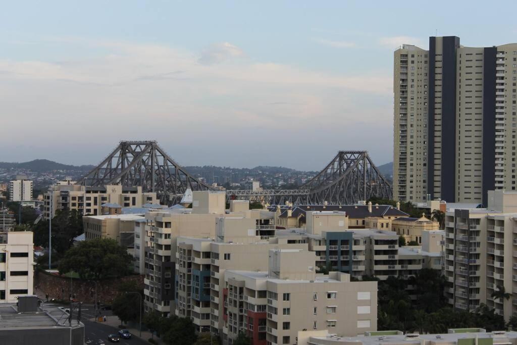 Story Bridge Views of CBD & Free Parking