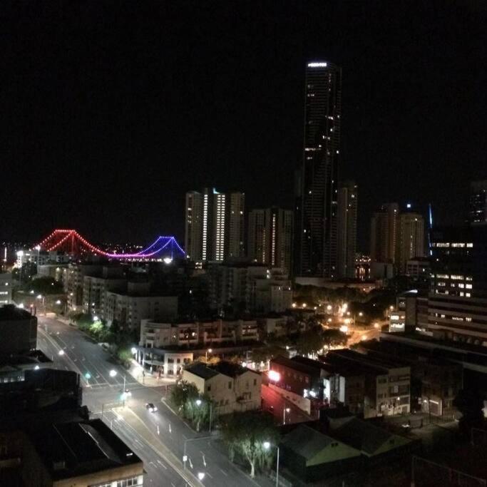 Story Bridge Views of CBD & Free Parking