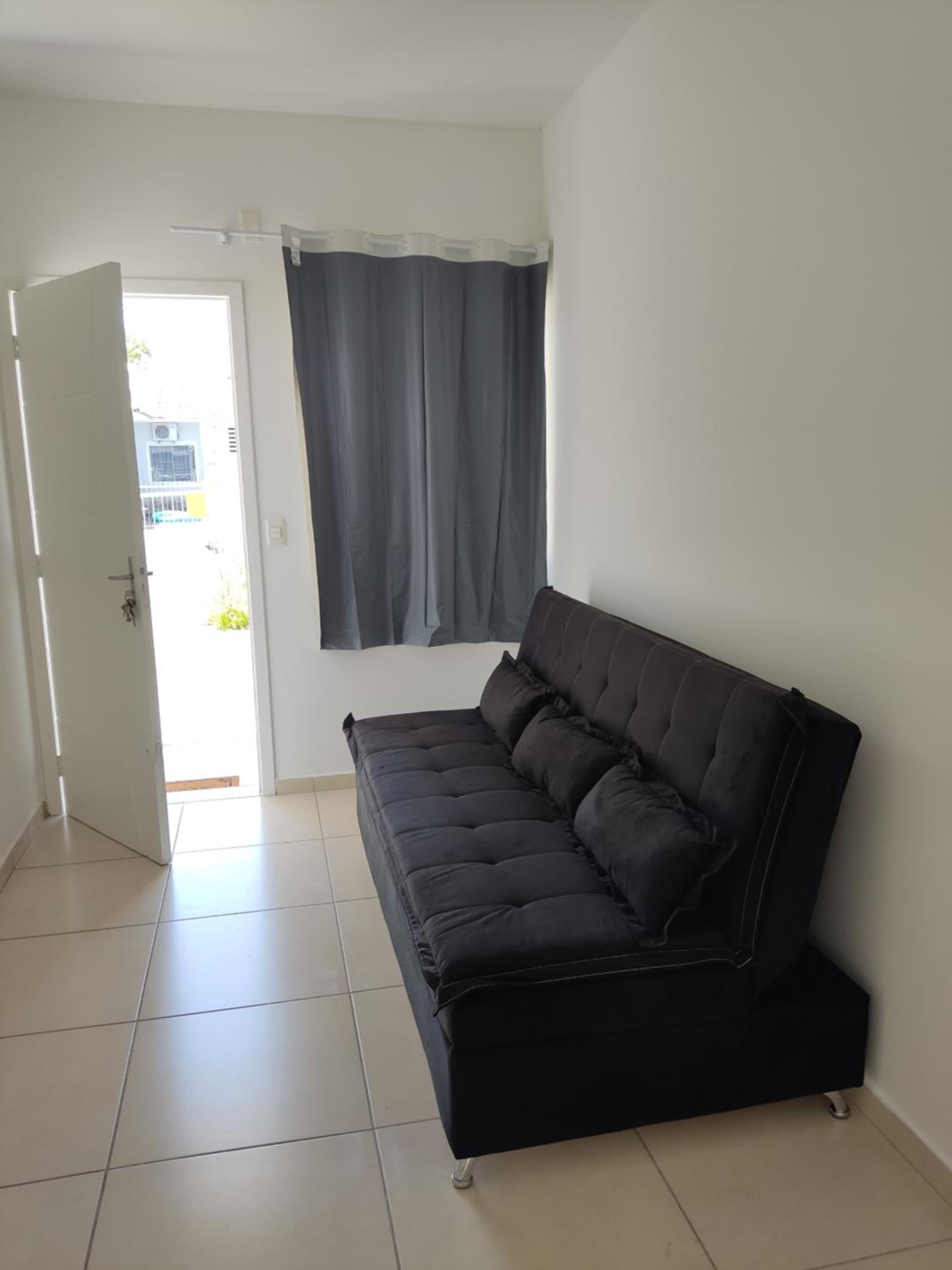 EM CASA