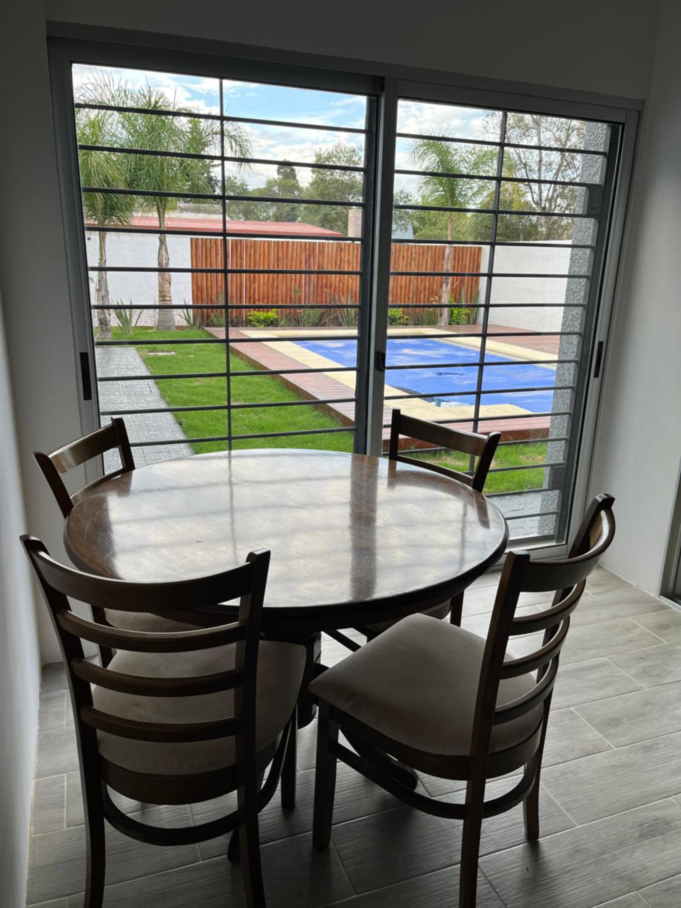 Casa con piscina climatizada view 5