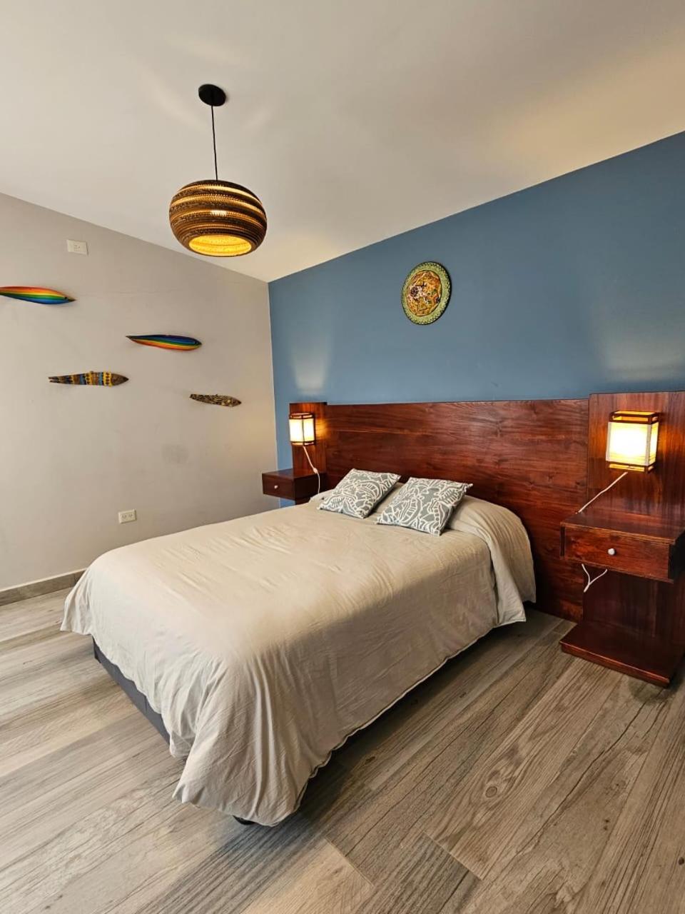 Casa Illia, hermosa casa de diseño en barrio Los Perales