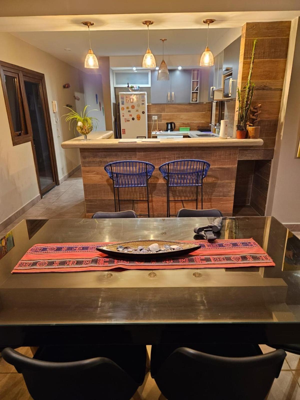 Casa Illia, hermosa casa de diseño en barrio Los Perales
